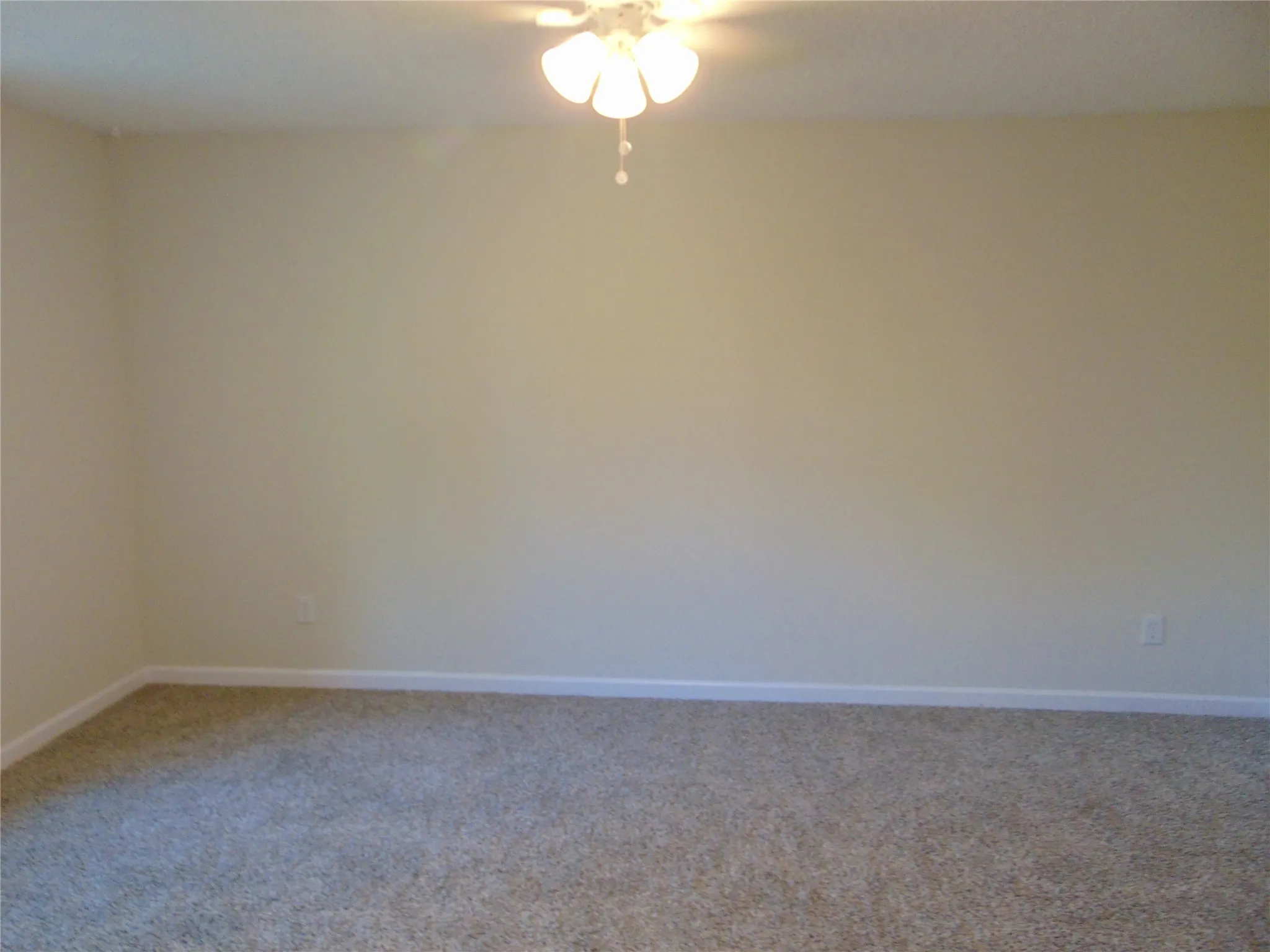 Single Family Residence For Sale in Dallas County , 3041 Waterfront Circle, Garland, Texas 75042, 3 Bedroom, 2 Bathroom, 2 Garage spaces, 1,998 Sqft, built in 1982, mls#21371457, Real Estate Agent in Garland, Homes For Sale in Dallas county, Homes For Sale in Garland, Realtor in Garland Texas, Real Estate Brokerage Independent Realty Texas, Luminita Cordes Realtor