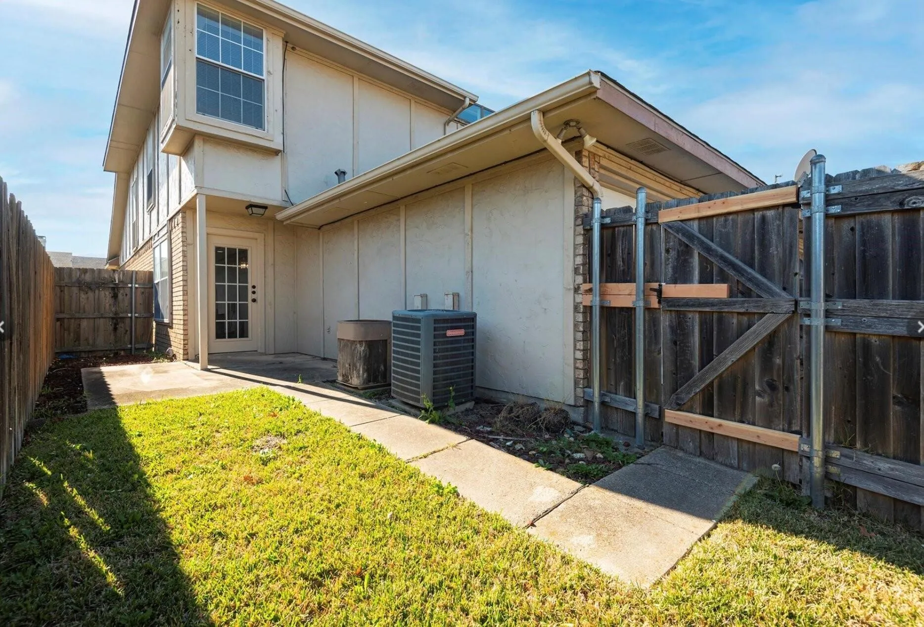 Townhouse For Rent in Collin County , 3600 Hilltop Lane, Plano, Texas 75023, 2 Bedroom, 2 Bathroom, 2 Garage spaces, 1,535 Sqft, built in 1985, mls#21405153, Real Estate Agent in Plano, Homes For Rent in Collin county, Homes For Rent in Plano, Realtor in Plano Texas, Real Estate Brokerage Independent Realty Texas, Luminita Cordes Realtor