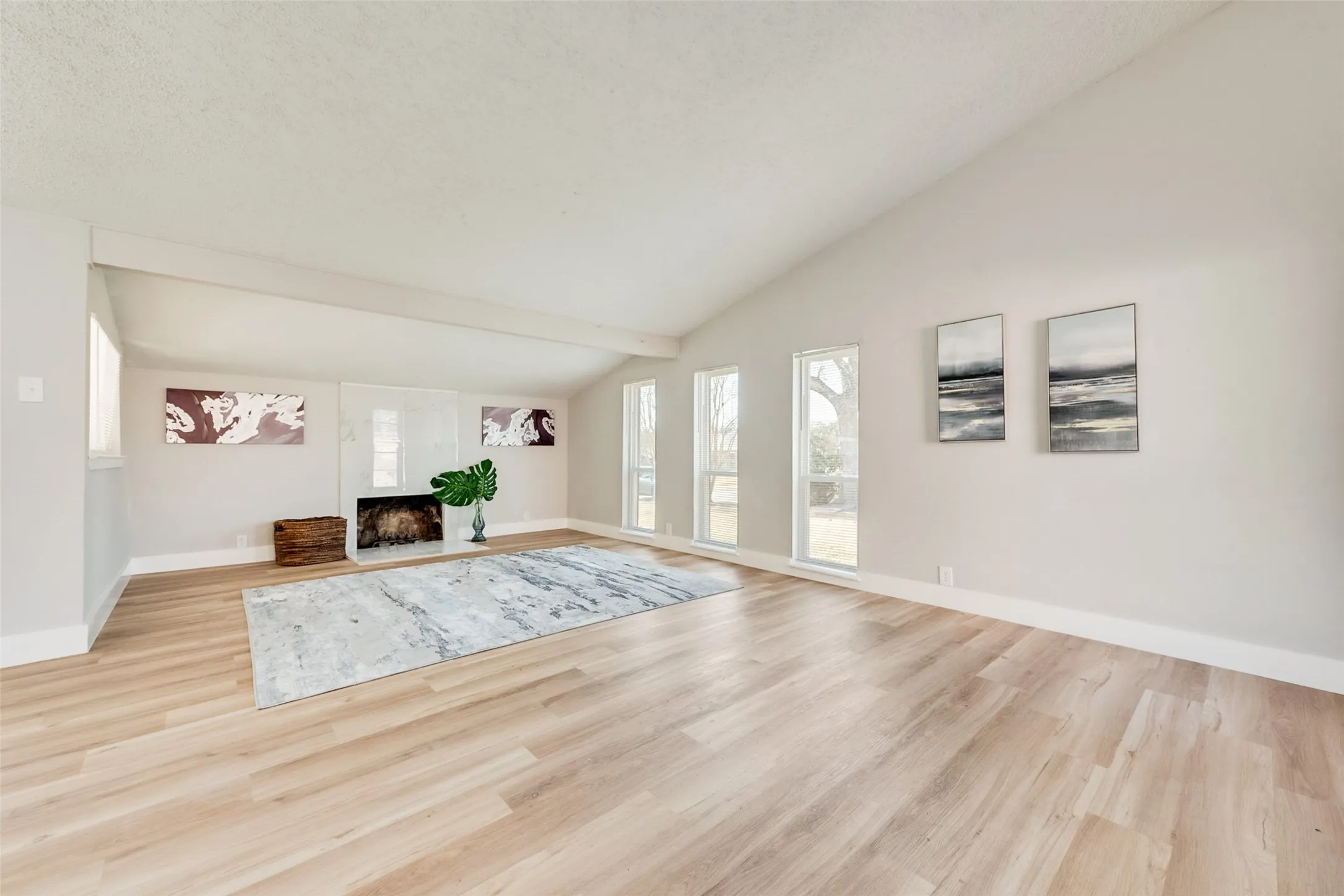Single Family Residence For Sale in Dallas County , 3422 Knoll Point Drive, Garland, Texas 75043, 3 Bedroom, 2 Bathroom, 2 Garage spaces, 1,744 Sqft, built in 1977, mls#21405183, Real Estate Agent in Garland, Homes For Sale in Dallas county, Homes For Sale in Garland, Realtor in Garland Texas, Real Estate Brokerage Independent Realty Texas, Luminita Cordes Realtor