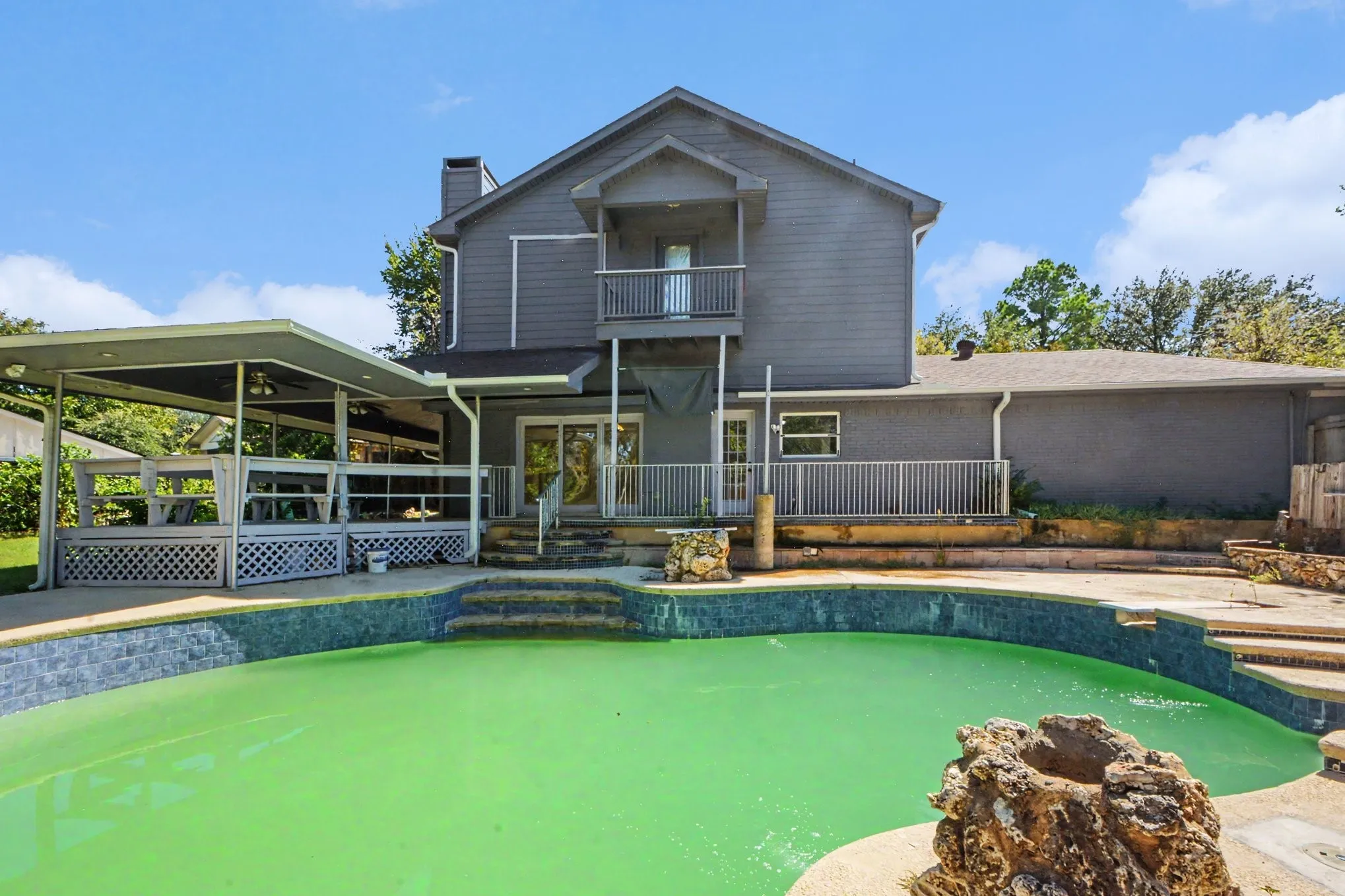 Single Family Residence For Sale in Dallas County , 1513 Cecil Ct, Carrollton, Texas 75006, 4 Bedroom, 3 Bathroom, 2 Garage spaces, 3,034 Sqft, built in 1973, mls#21403148, Real Estate Agent in Carrollton, Homes For Sale in Dallas county, Homes For Sale in Carrollton, Realtor in Carrollton Texas, Real Estate Brokerage Independent Realty Texas, Luminita Cordes Realtor