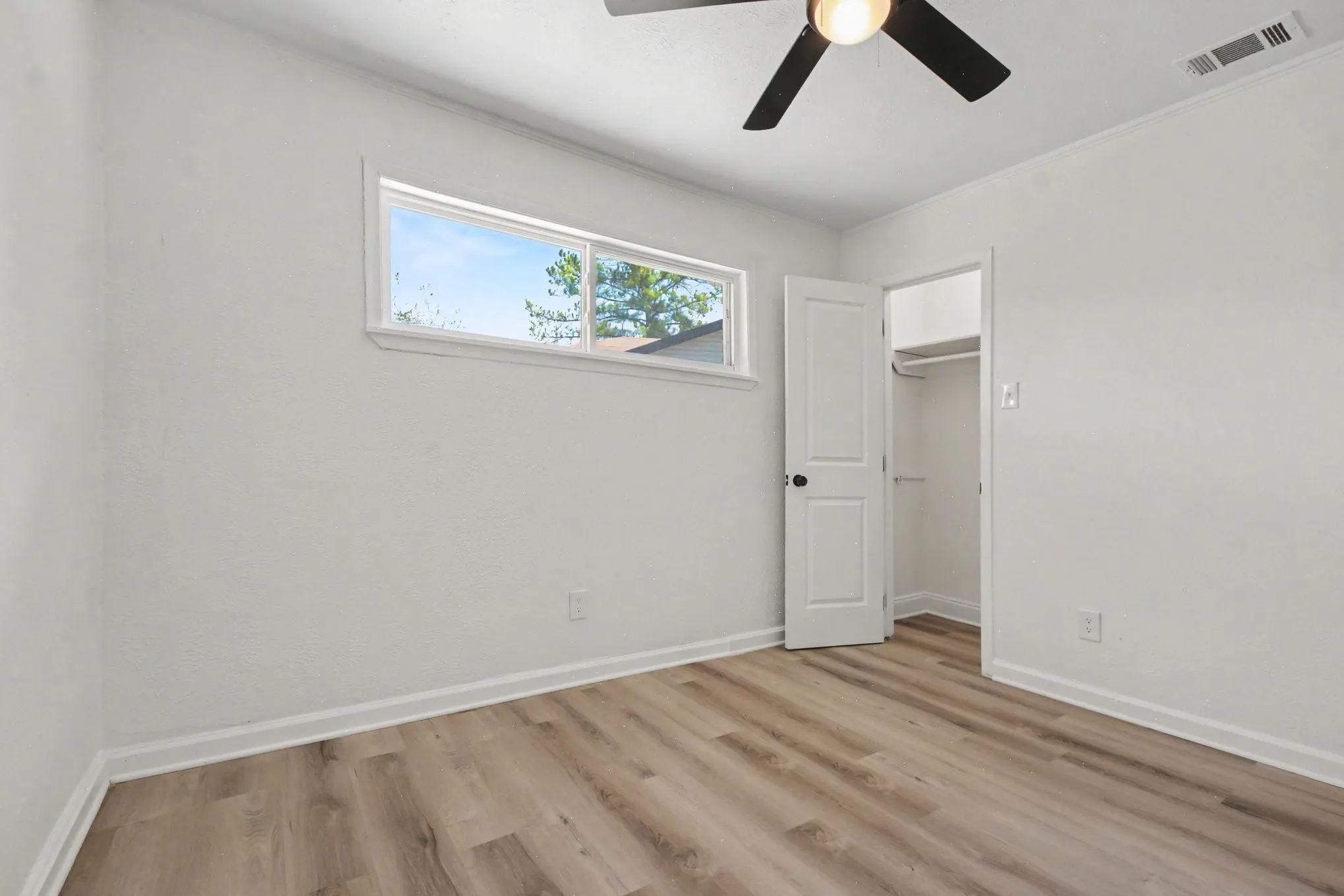Single Family Residence For Sale in Dallas County , 1513 Cecil Ct, Carrollton, Texas 75006, 4 Bedroom, 3 Bathroom, 2 Garage spaces, 3,034 Sqft, built in 1973, mls#21403148, Real Estate Agent in Carrollton, Homes For Sale in Dallas county, Homes For Sale in Carrollton, Realtor in Carrollton Texas, Real Estate Brokerage Independent Realty Texas, Luminita Cordes Realtor