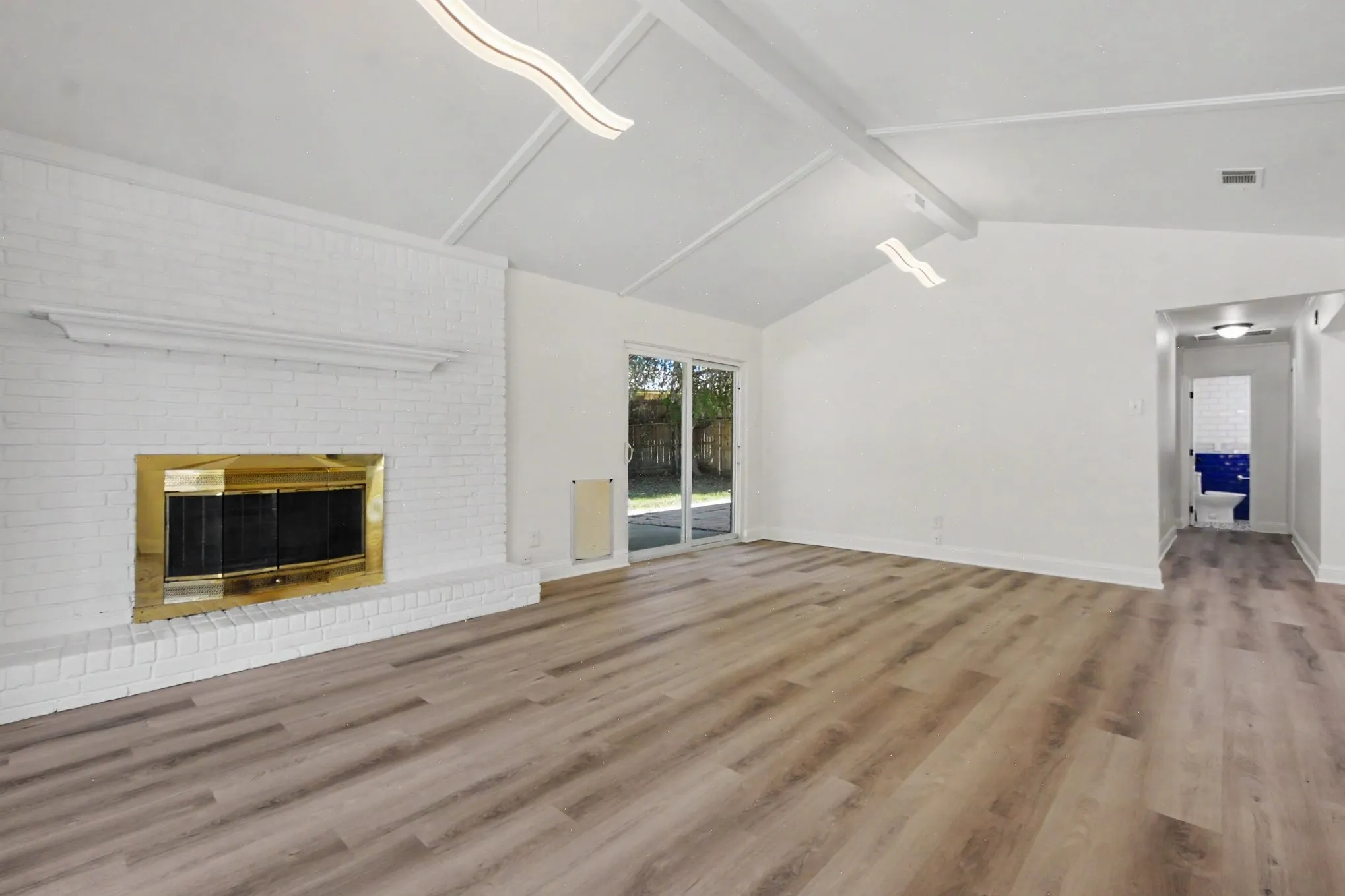 Single Family Residence For Sale in Dallas County , 1513 Cecil Ct, Carrollton, Texas 75006, 4 Bedroom, 3 Bathroom, 2 Garage spaces, 3,034 Sqft, built in 1973, mls#21403148, Real Estate Agent in Carrollton, Homes For Sale in Dallas county, Homes For Sale in Carrollton, Realtor in Carrollton Texas, Real Estate Brokerage Independent Realty Texas, Luminita Cordes Realtor