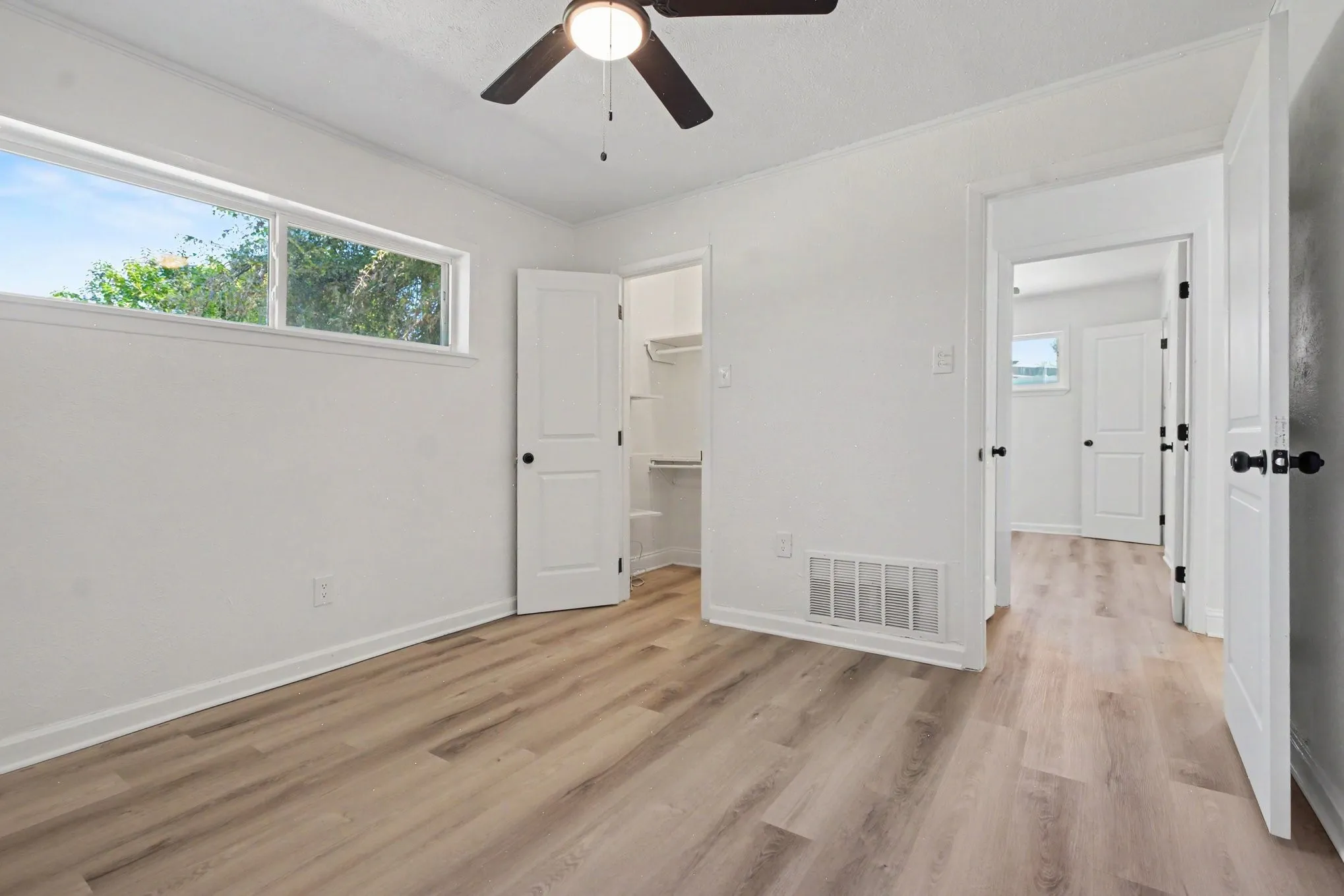 Single Family Residence For Sale in Dallas County , 1513 Cecil Ct, Carrollton, Texas 75006, 4 Bedroom, 3 Bathroom, 2 Garage spaces, 3,034 Sqft, built in 1973, mls#21403148, Real Estate Agent in Carrollton, Homes For Sale in Dallas county, Homes For Sale in Carrollton, Realtor in Carrollton Texas, Real Estate Brokerage Independent Realty Texas, Luminita Cordes Realtor