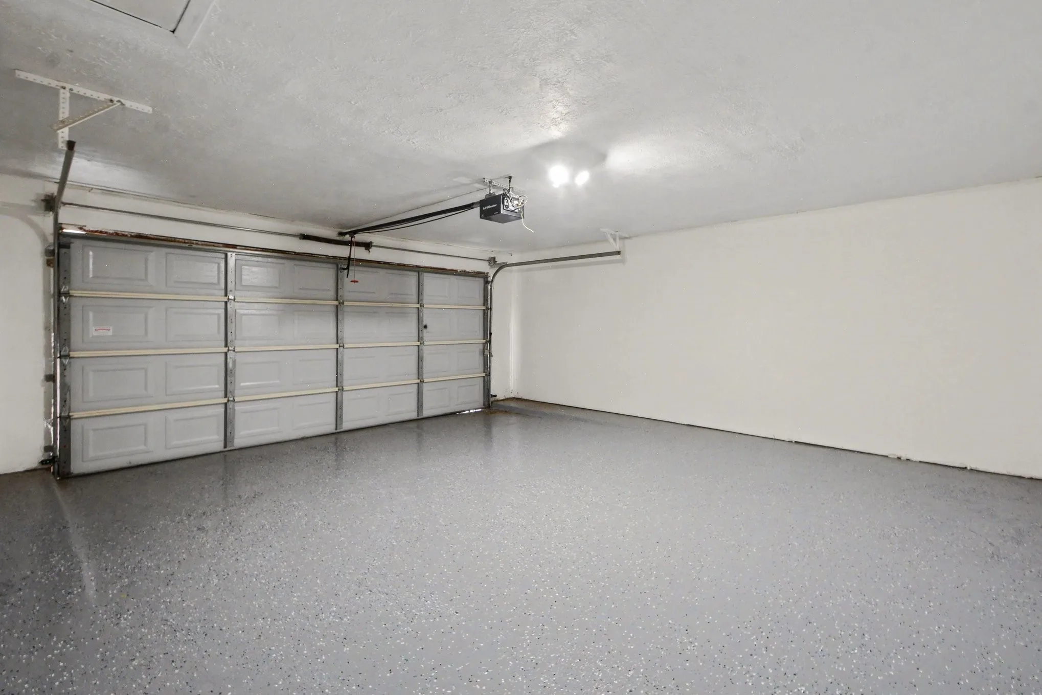 Single Family Residence For Sale in Dallas County , 1513 Cecil Ct, Carrollton, Texas 75006, 4 Bedroom, 3 Bathroom, 2 Garage spaces, 3,034 Sqft, built in 1973, mls#21403148, Real Estate Agent in Carrollton, Homes For Sale in Dallas county, Homes For Sale in Carrollton, Realtor in Carrollton Texas, Real Estate Brokerage Independent Realty Texas, Luminita Cordes Realtor