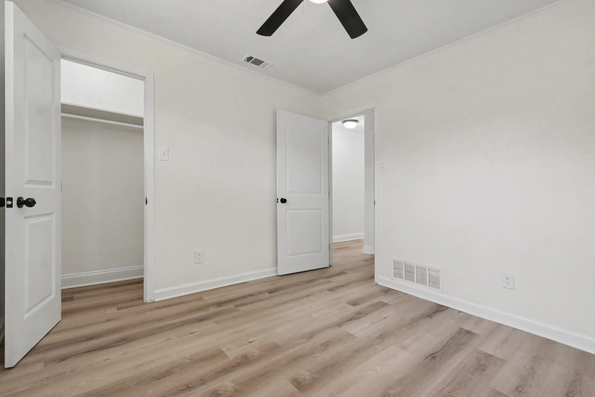 Single Family Residence For Sale in Dallas County , 1513 Cecil Ct, Carrollton, Texas 75006, 4 Bedroom, 3 Bathroom, 2 Garage spaces, 3,034 Sqft, built in 1973, mls#21403148, Real Estate Agent in Carrollton, Homes For Sale in Dallas county, Homes For Sale in Carrollton, Realtor in Carrollton Texas, Real Estate Brokerage Independent Realty Texas, Luminita Cordes Realtor