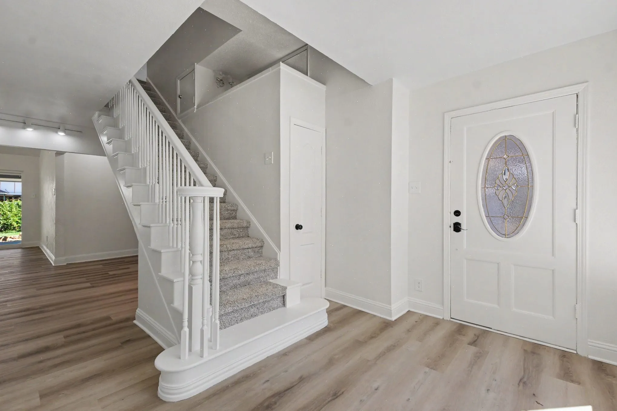 Single Family Residence For Sale in Dallas County , 1513 Cecil Ct, Carrollton, Texas 75006, 4 Bedroom, 3 Bathroom, 2 Garage spaces, 3,034 Sqft, built in 1973, mls#21403148, Real Estate Agent in Carrollton, Homes For Sale in Dallas county, Homes For Sale in Carrollton, Realtor in Carrollton Texas, Real Estate Brokerage Independent Realty Texas, Luminita Cordes Realtor