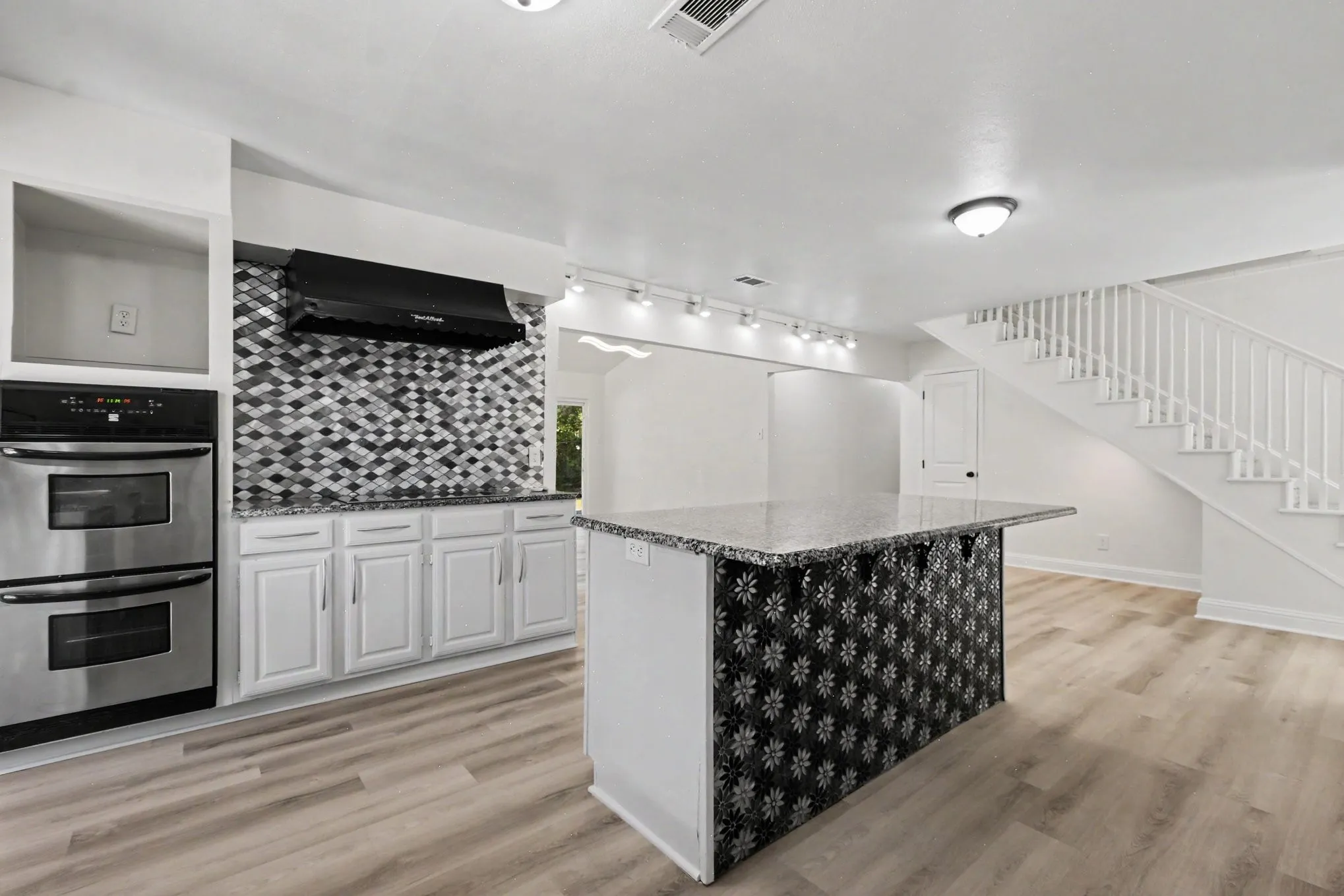 Single Family Residence For Sale in Dallas County , 1513 Cecil Ct, Carrollton, Texas 75006, 4 Bedroom, 3 Bathroom, 2 Garage spaces, 3,034 Sqft, built in 1973, mls#21403148, Real Estate Agent in Carrollton, Homes For Sale in Dallas county, Homes For Sale in Carrollton, Realtor in Carrollton Texas, Real Estate Brokerage Independent Realty Texas, Luminita Cordes Realtor
