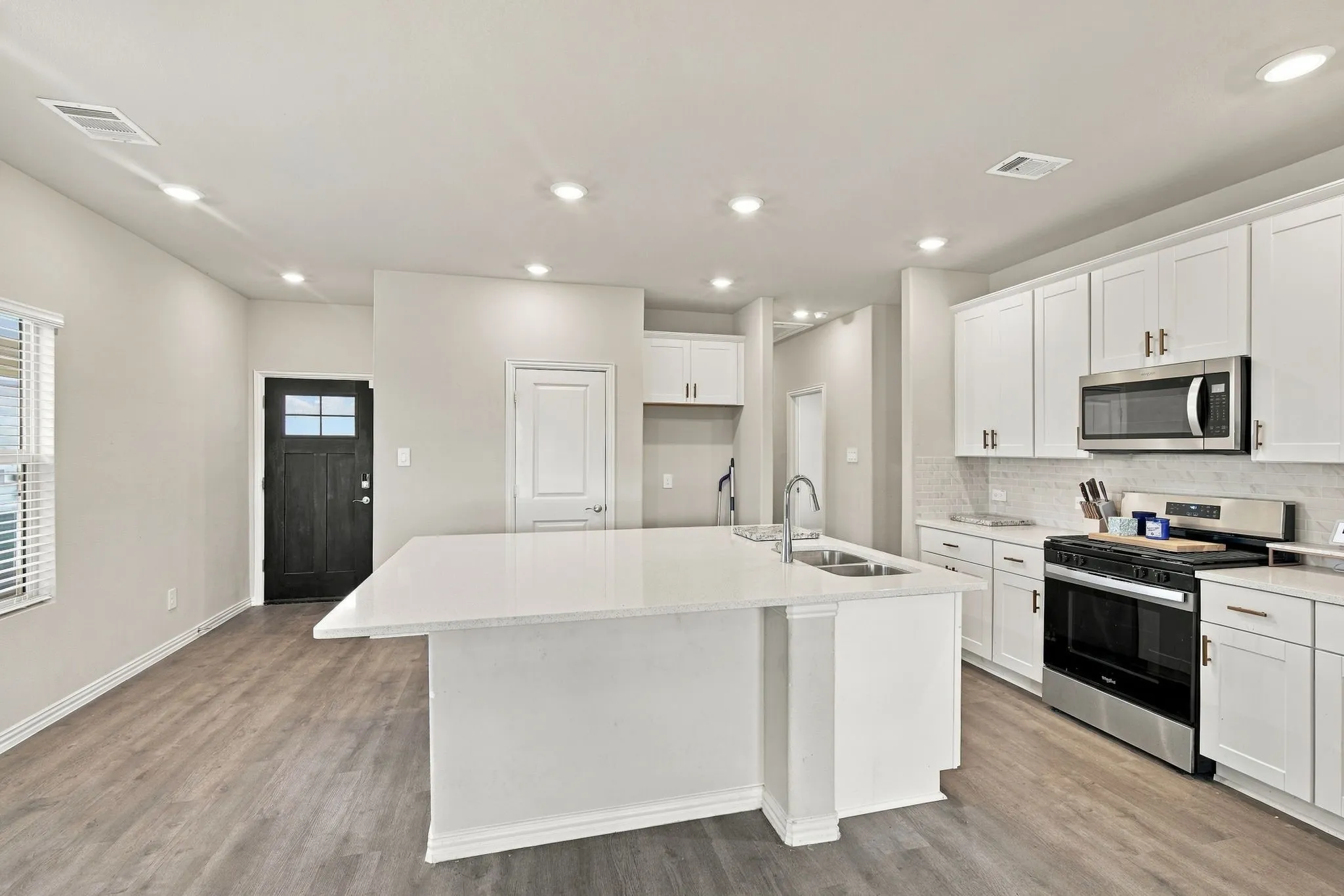 Single Family Residence For Sale in Collin County , 4010 Murvaul Drive, Farmersville, Texas 75442, 3 Bedroom, 2 Bathroom, 2 Garage spaces, 1,265 Sqft, built in 2024, mls#21396418, Real Estate Agent in Farmersville, Homes For Sale in Collin county, Homes For Sale in Farmersville, Realtor in Farmersville Texas, Real Estate Brokerage Independent Realty Texas, Luminita Cordes Realtor