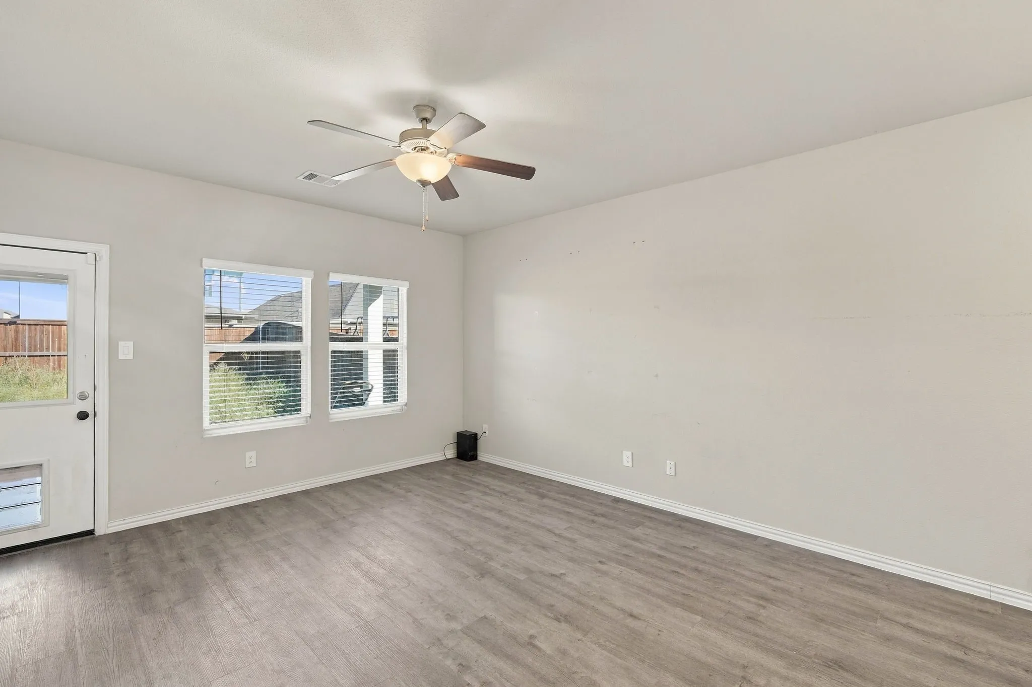 Single Family Residence For Sale in Collin County , 4010 Murvaul Drive, Farmersville, Texas 75442, 3 Bedroom, 2 Bathroom, 2 Garage spaces, 1,265 Sqft, built in 2024, mls#21396418, Real Estate Agent in Farmersville, Homes For Sale in Collin county, Homes For Sale in Farmersville, Realtor in Farmersville Texas, Real Estate Brokerage Independent Realty Texas, Luminita Cordes Realtor