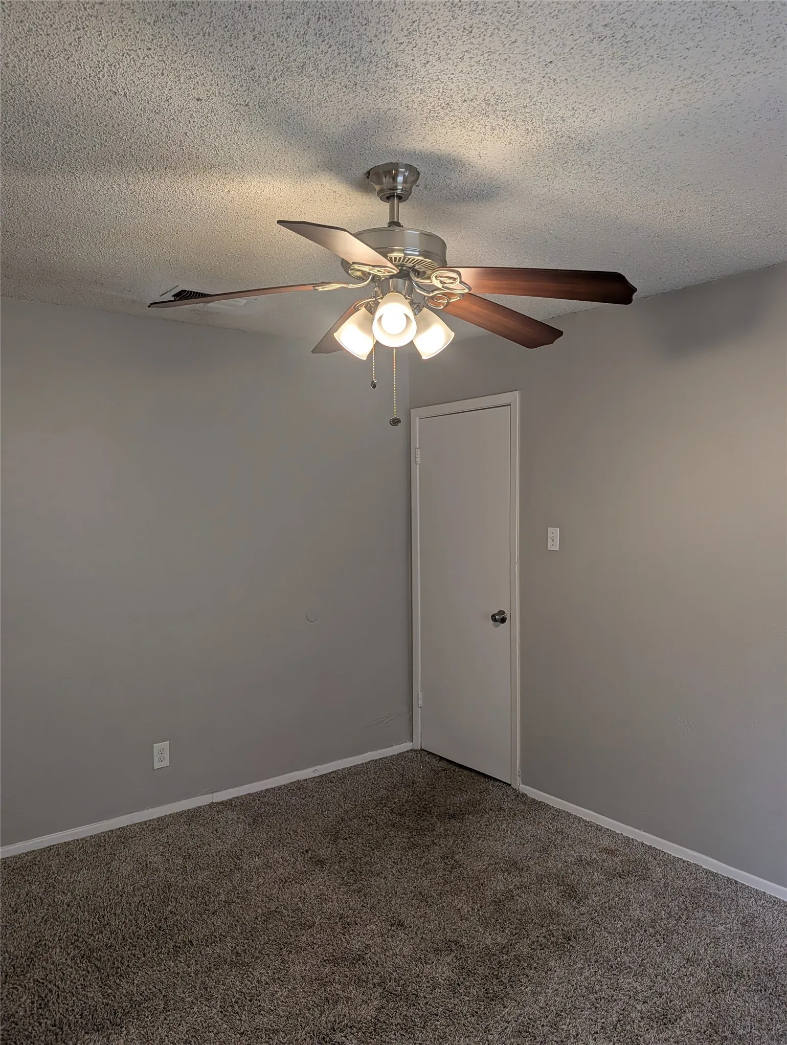 Single Family Residence For Rent in Tarrant County , 5124 Sears Drive, Fort Worth, Texas 76105, 3 Bedroom, 2 Bathroom, 2 Garage spaces, 1,030 Sqft, built in 1971, mls#21405186, Real Estate Agent in Fort Worth, Homes For Rent in Tarrant county, Homes For Rent in Fort Worth, Realtor in Fort Worth Texas, Real Estate Brokerage Independent Realty Texas, Luminita Cordes Realtor