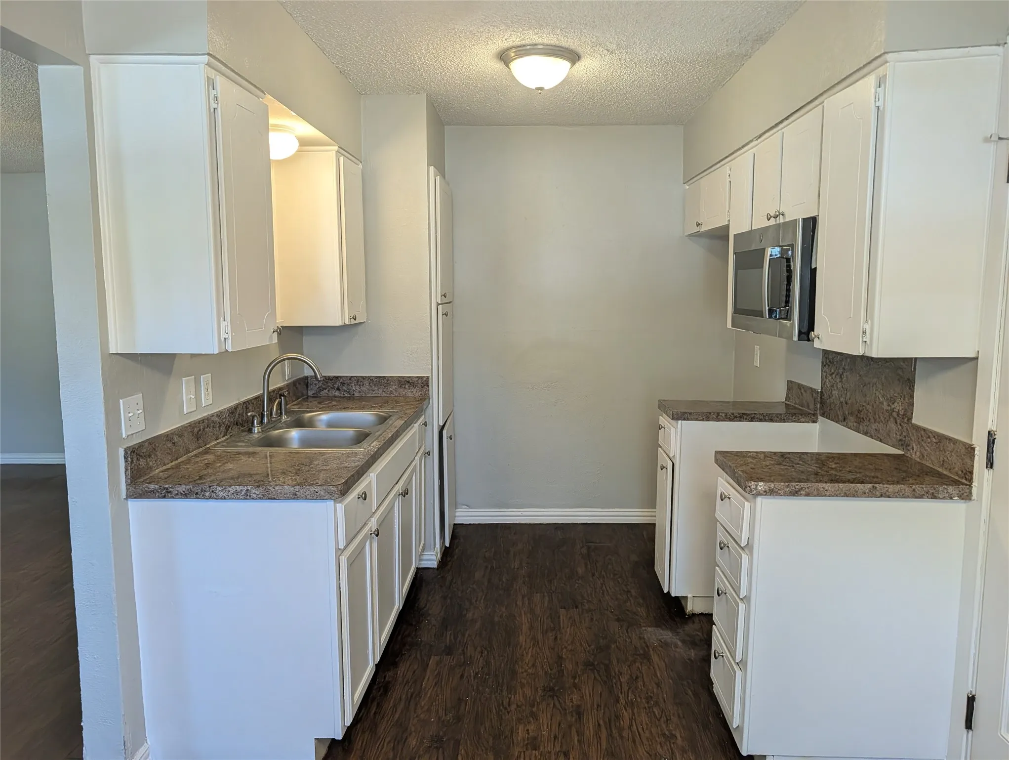 Single Family Residence For Rent in Tarrant County , 5124 Sears Drive, Fort Worth, Texas 76105, 3 Bedroom, 2 Bathroom, 2 Garage spaces, 1,030 Sqft, built in 1971, mls#21405186, Real Estate Agent in Fort Worth, Homes For Rent in Tarrant county, Homes For Rent in Fort Worth, Realtor in Fort Worth Texas, Real Estate Brokerage Independent Realty Texas, Luminita Cordes Realtor