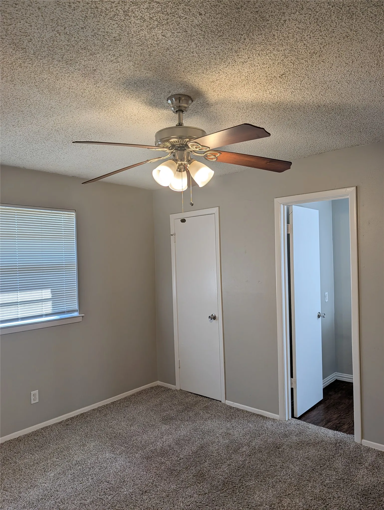 Single Family Residence For Rent in Tarrant County , 5124 Sears Drive, Fort Worth, Texas 76105, 3 Bedroom, 2 Bathroom, 2 Garage spaces, 1,030 Sqft, built in 1971, mls#21405186, Real Estate Agent in Fort Worth, Homes For Rent in Tarrant county, Homes For Rent in Fort Worth, Realtor in Fort Worth Texas, Real Estate Brokerage Independent Realty Texas, Luminita Cordes Realtor