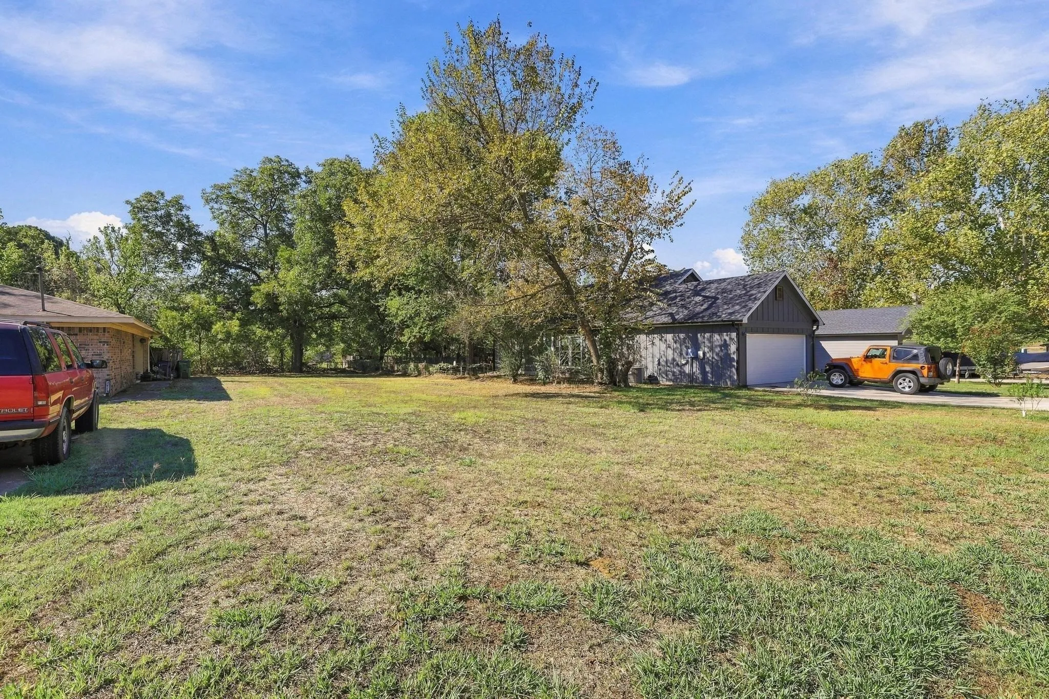 Duplex For Sale in Grayson County , 206 & 208 (202) Pecan Street, Collinsville, Texas 76233, 4 Bedroom, 2 Bathroom, Garage spaces, 0 Sqft, built in 1988, mls#21403862, Real Estate Agent in Collinsville, Homes For Sale in Grayson county, Homes For Sale in Collinsville, Realtor in Collinsville Texas, Real Estate Brokerage Independent Realty Texas, Luminita Cordes Realtor