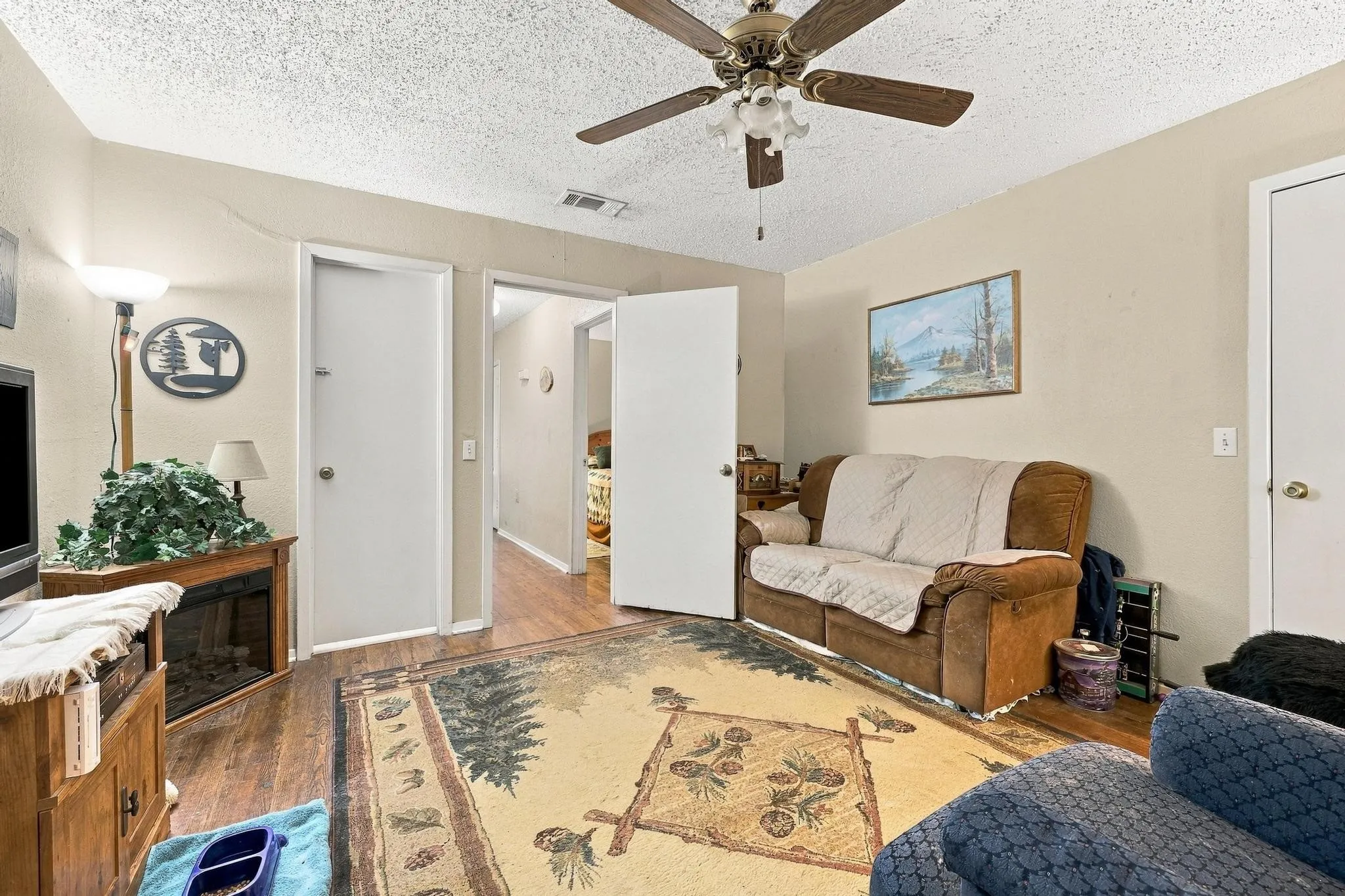 Duplex For Sale in Grayson County , 206 & 208 (202) Pecan Street, Collinsville, Texas 76233, 4 Bedroom, 2 Bathroom, Garage spaces, 0 Sqft, built in 1988, mls#21403862, Real Estate Agent in Collinsville, Homes For Sale in Grayson county, Homes For Sale in Collinsville, Realtor in Collinsville Texas, Real Estate Brokerage Independent Realty Texas, Luminita Cordes Realtor
