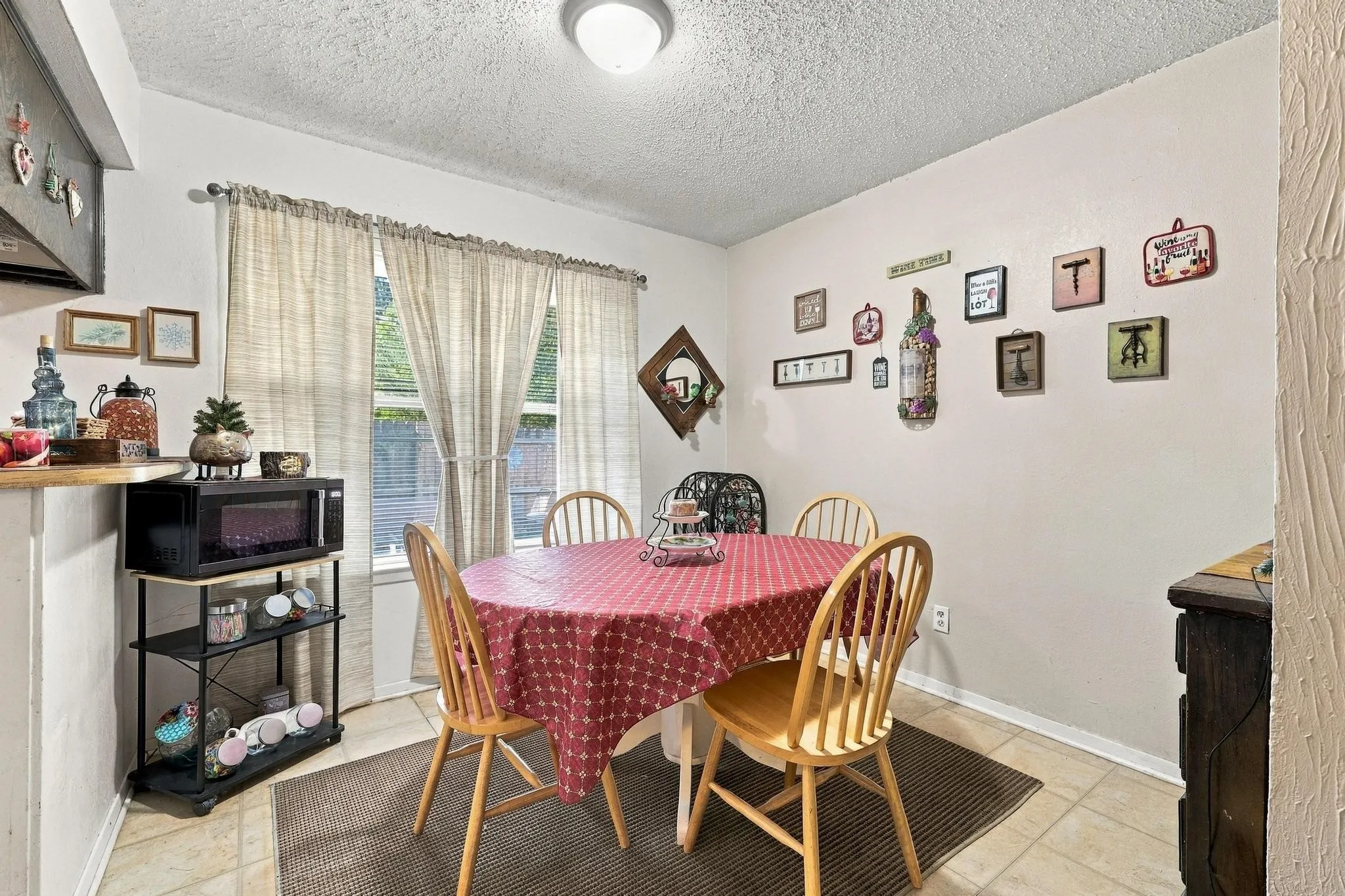 Duplex For Sale in Grayson County , 206 & 208 (202) Pecan Street, Collinsville, Texas 76233, 4 Bedroom, 2 Bathroom, Garage spaces, 0 Sqft, built in 1988, mls#21403862, Real Estate Agent in Collinsville, Homes For Sale in Grayson county, Homes For Sale in Collinsville, Realtor in Collinsville Texas, Real Estate Brokerage Independent Realty Texas, Luminita Cordes Realtor