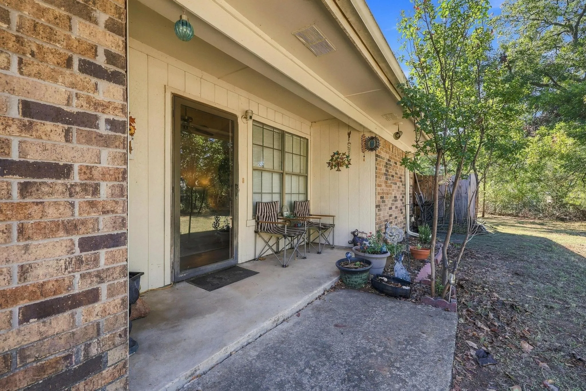 Duplex For Sale in Grayson County , 206 & 208 (202) Pecan Street, Collinsville, Texas 76233, 4 Bedroom, 2 Bathroom, Garage spaces, 0 Sqft, built in 1988, mls#21403862, Real Estate Agent in Collinsville, Homes For Sale in Grayson county, Homes For Sale in Collinsville, Realtor in Collinsville Texas, Real Estate Brokerage Independent Realty Texas, Luminita Cordes Realtor