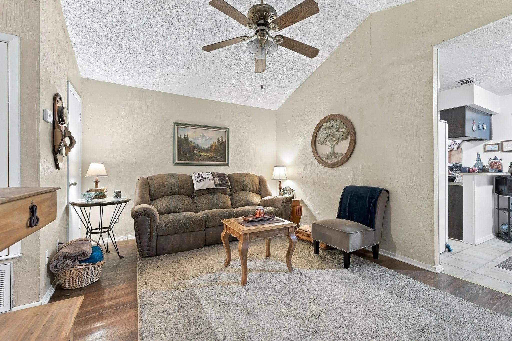 Duplex For Sale in Grayson County , 206 & 208 (202) Pecan Street, Collinsville, Texas 76233, 4 Bedroom, 2 Bathroom, Garage spaces, 0 Sqft, built in 1988, mls#21403862, Real Estate Agent in Collinsville, Homes For Sale in Grayson county, Homes For Sale in Collinsville, Realtor in Collinsville Texas, Real Estate Brokerage Independent Realty Texas, Luminita Cordes Realtor