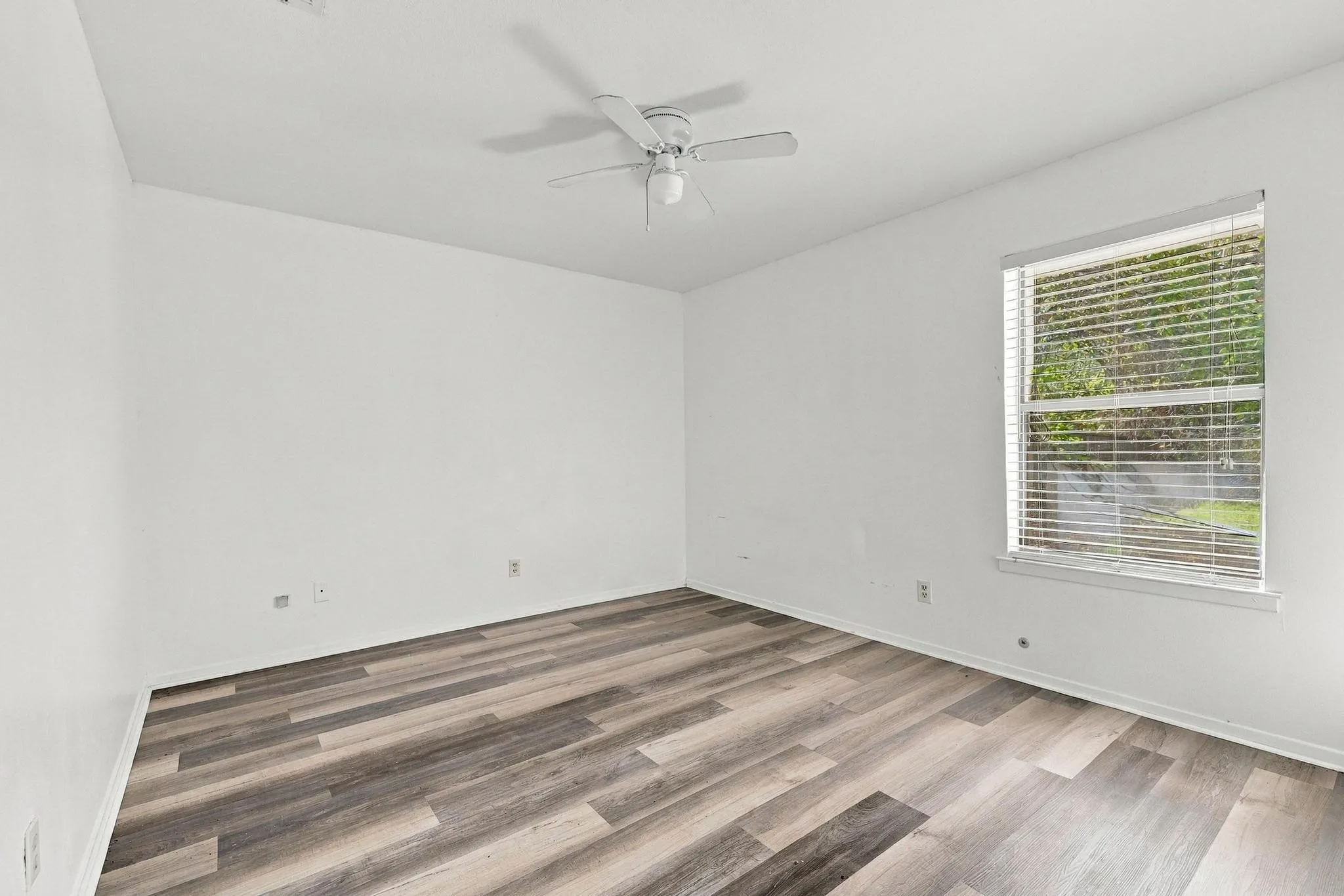 Duplex For Sale in Grayson County , 206 & 208 (202) Pecan Street, Collinsville, Texas 76233, 4 Bedroom, 2 Bathroom, Garage spaces, 0 Sqft, built in 1988, mls#21403862, Real Estate Agent in Collinsville, Homes For Sale in Grayson county, Homes For Sale in Collinsville, Realtor in Collinsville Texas, Real Estate Brokerage Independent Realty Texas, Luminita Cordes Realtor