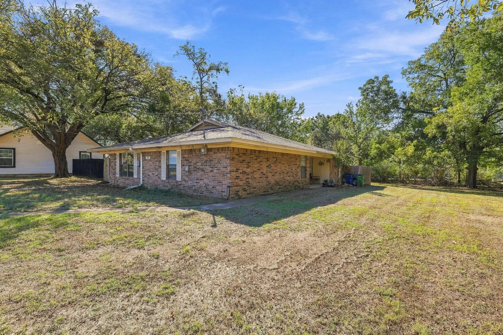 Duplex For Sale in Grayson County , 206 & 208 (202) Pecan Street, Collinsville, Texas 76233, 4 Bedroom, 2 Bathroom, Garage spaces, 0 Sqft, built in 1988, mls#21403862, Real Estate Agent in Collinsville, Homes For Sale in Grayson county, Homes For Sale in Collinsville, Realtor in Collinsville Texas, Real Estate Brokerage Independent Realty Texas, Luminita Cordes Realtor
