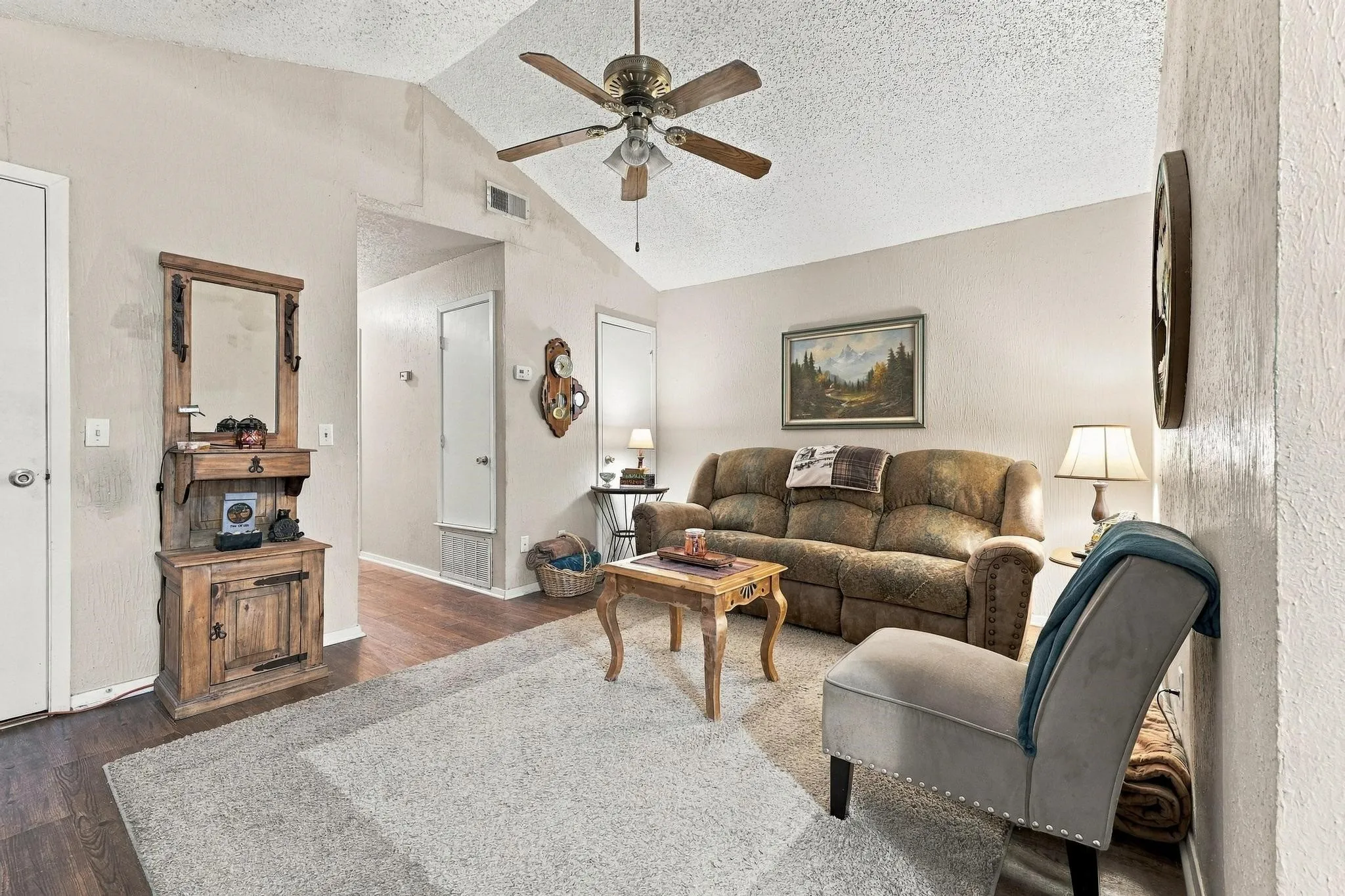 Duplex For Sale in Grayson County , 206 & 208 (202) Pecan Street, Collinsville, Texas 76233, 4 Bedroom, 2 Bathroom, Garage spaces, 0 Sqft, built in 1988, mls#21403862, Real Estate Agent in Collinsville, Homes For Sale in Grayson county, Homes For Sale in Collinsville, Realtor in Collinsville Texas, Real Estate Brokerage Independent Realty Texas, Luminita Cordes Realtor