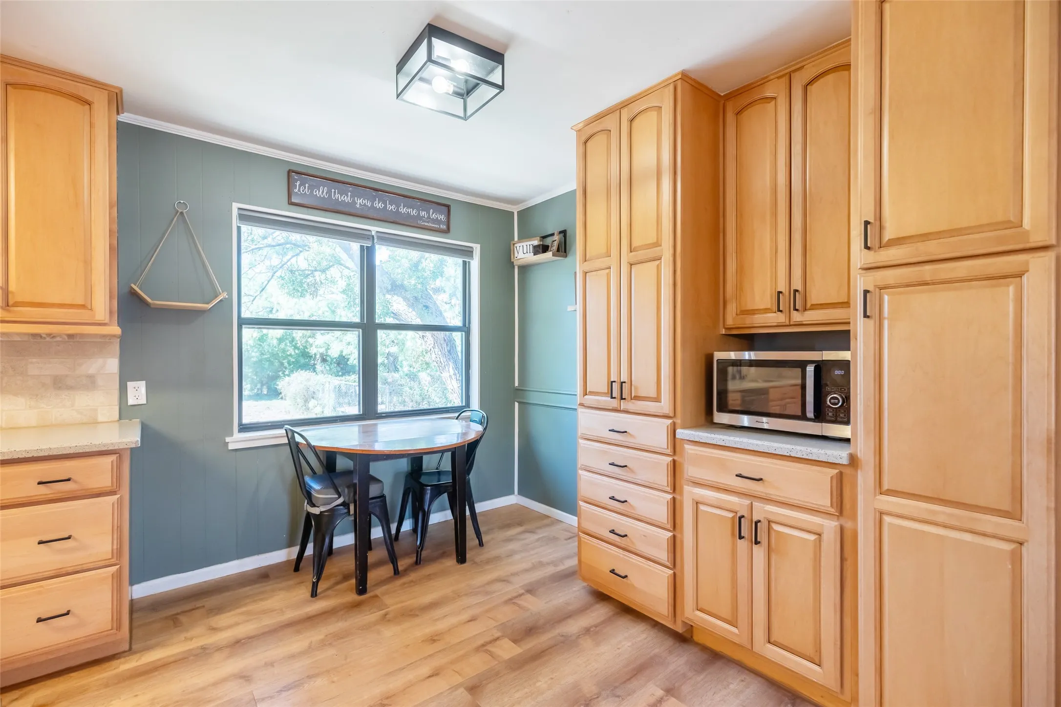 Single Family Residence For Sale in Taylor County , 117 County Road 661, Abilene, Texas 79606, 3 Bedroom, 3 Bathroom, Garage spaces, 2,630 Sqft, built in 1972, mls#21404218, Real Estate Agent in Abilene, Homes For Sale in Taylor county, Homes For Sale in Abilene, Realtor in Abilene Texas, Real Estate Brokerage Independent Realty Texas, Luminita Cordes Realtor