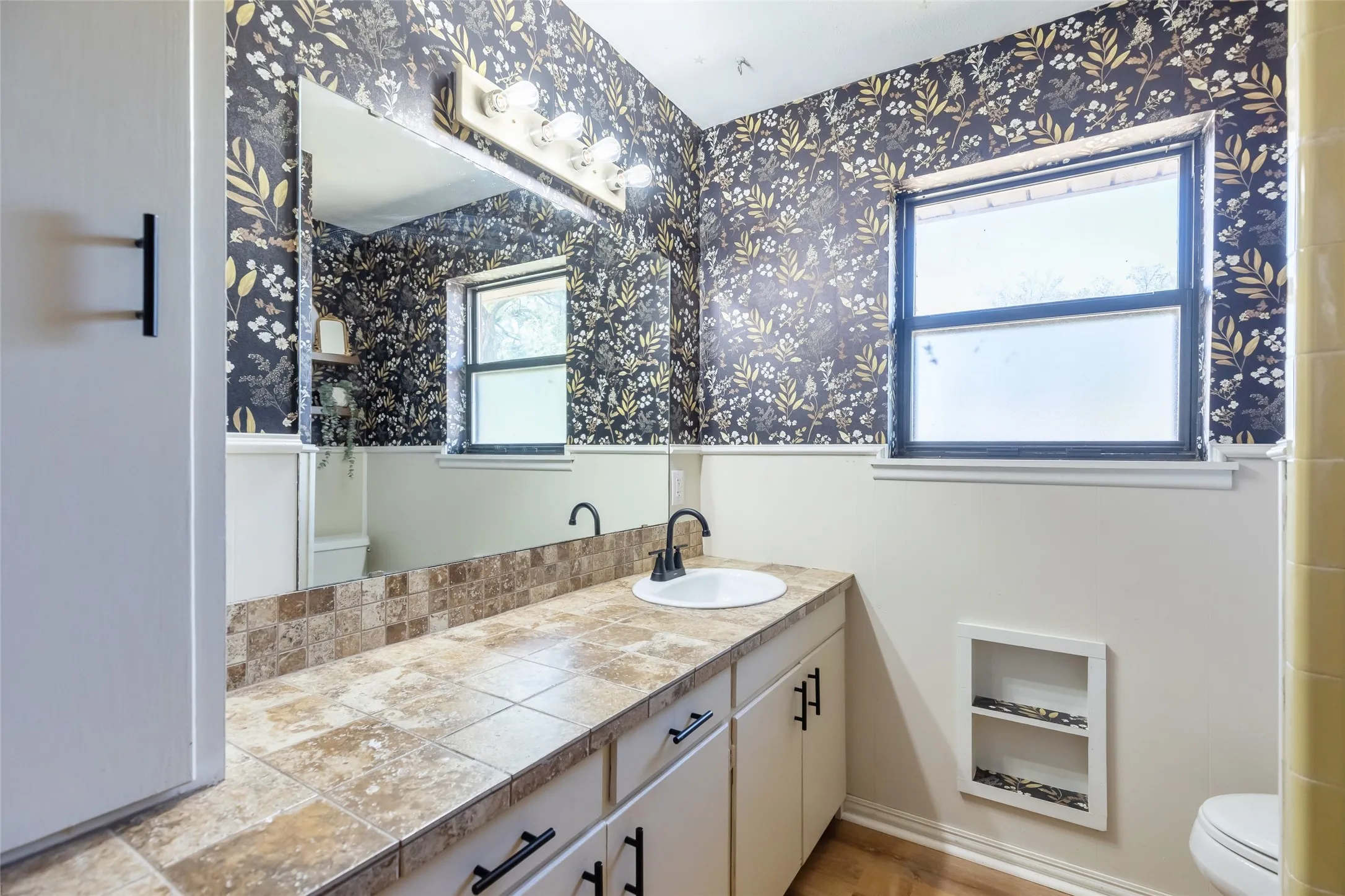 Single Family Residence For Sale in Taylor County , 117 County Road 661, Abilene, Texas 79606, 3 Bedroom, 3 Bathroom, Garage spaces, 2,630 Sqft, built in 1972, mls#21404218, Real Estate Agent in Abilene, Homes For Sale in Taylor county, Homes For Sale in Abilene, Realtor in Abilene Texas, Real Estate Brokerage Independent Realty Texas, Luminita Cordes Realtor