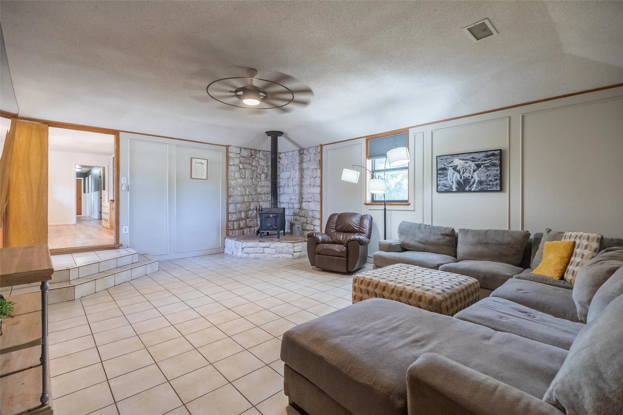 Single Family Residence For Sale in Taylor County , 117 County Road 661, Abilene, Texas 79606, 3 Bedroom, 3 Bathroom, Garage spaces, 2,630 Sqft, built in 1972, mls#21404218, Real Estate Agent in Abilene, Homes For Sale in Taylor county, Homes For Sale in Abilene, Realtor in Abilene Texas, Real Estate Brokerage Independent Realty Texas, Luminita Cordes Realtor