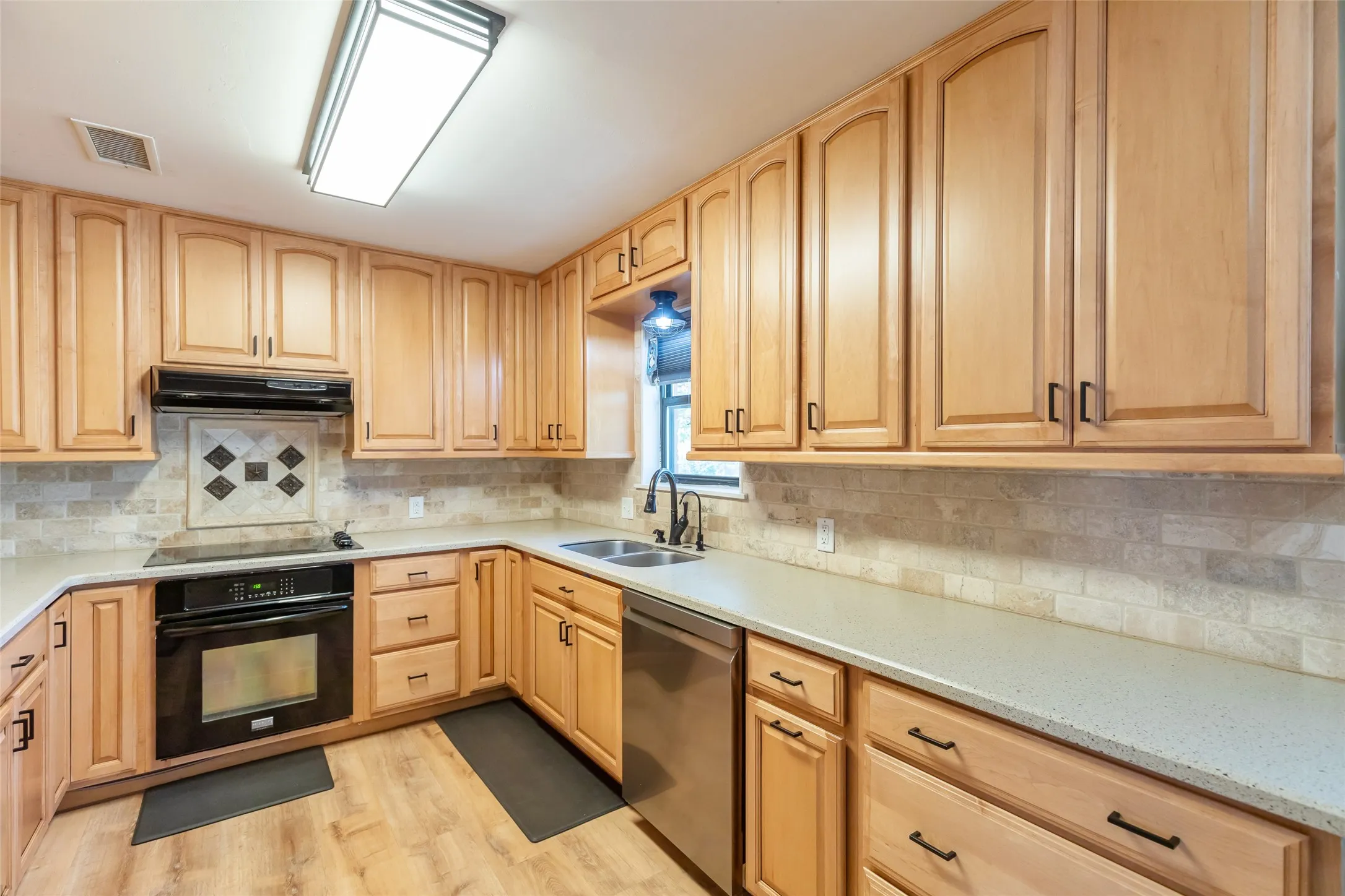 Single Family Residence For Sale in Taylor County , 117 County Road 661, Abilene, Texas 79606, 3 Bedroom, 3 Bathroom, Garage spaces, 2,630 Sqft, built in 1972, mls#21404218, Real Estate Agent in Abilene, Homes For Sale in Taylor county, Homes For Sale in Abilene, Realtor in Abilene Texas, Real Estate Brokerage Independent Realty Texas, Luminita Cordes Realtor