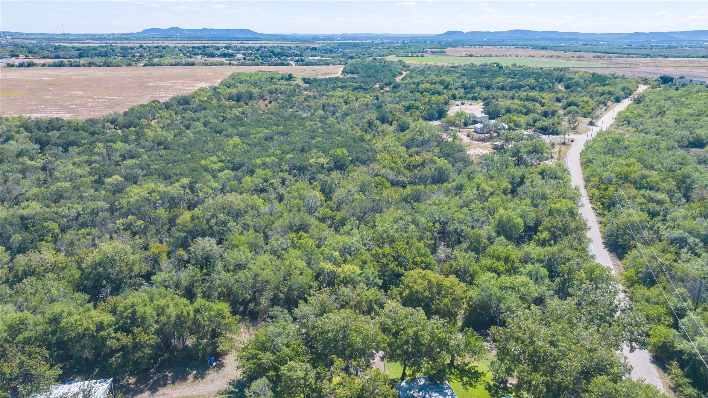 Single Family Residence For Sale in Taylor County , 117 County Road 661, Abilene, Texas 79606, 3 Bedroom, 3 Bathroom, Garage spaces, 2,630 Sqft, built in 1972, mls#21404218, Real Estate Agent in Abilene, Homes For Sale in Taylor county, Homes For Sale in Abilene, Realtor in Abilene Texas, Real Estate Brokerage Independent Realty Texas, Luminita Cordes Realtor