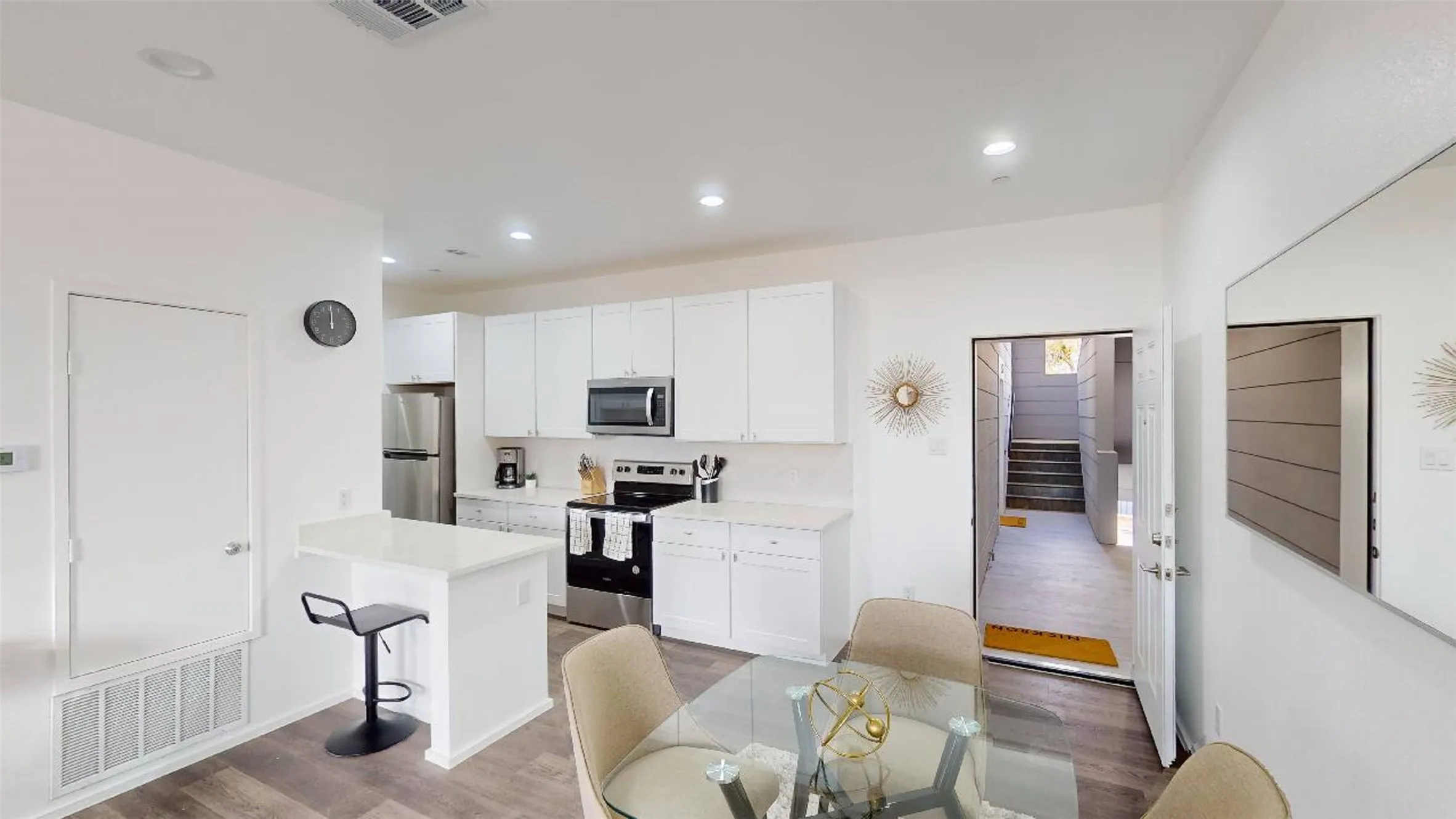 Apartment For Rent in Dallas County , 3235 Dallas Street 1307, Dallas, Texas 75210, 1 Bedroom, 1 Bathroom, Garage spaces, 780 Sqft, built in 2023, mls#21405180, Real Estate Agent in Dallas, Homes For Rent in Dallas county, Homes For Rent in Dallas, Realtor in Dallas Texas, Real Estate Brokerage Independent Realty Texas, Luminita Cordes Realtor