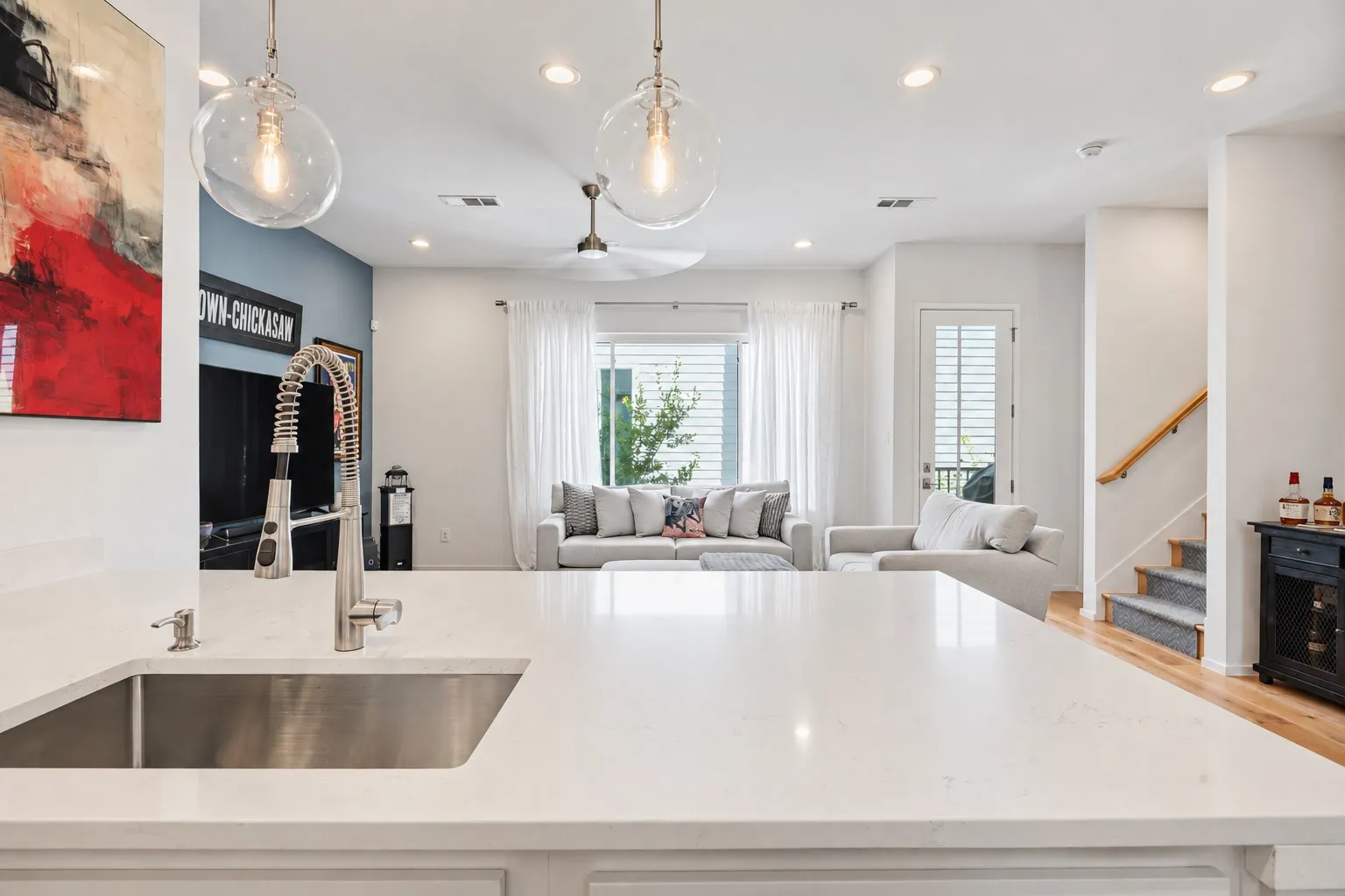 Condominium For Sale in Dallas County , 5923 Hudson Street 103, Dallas, Texas 75206, 2 Bedroom, 3 Bathroom, 2 Garage spaces, 1,538 Sqft, built in 2019, mls#21405193, Real Estate Agent in Dallas, Homes For Sale in Dallas county, Homes For Sale in Dallas, Realtor in Dallas Texas, Real Estate Brokerage Independent Realty Texas, Luminita Cordes Realtor