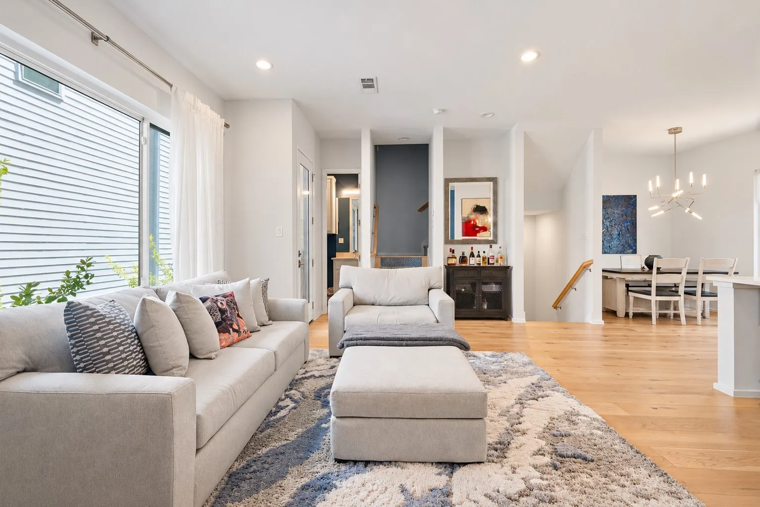Condominium For Sale in Dallas County , 5923 Hudson Street 103, Dallas, Texas 75206, 2 Bedroom, 3 Bathroom, 2 Garage spaces, 1,538 Sqft, built in 2019, mls#21405193, Real Estate Agent in Dallas, Homes For Sale in Dallas county, Homes For Sale in Dallas, Realtor in Dallas Texas, Real Estate Brokerage Independent Realty Texas, Luminita Cordes Realtor
