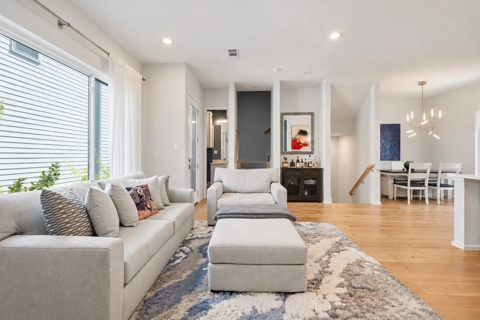Condominium For Sale in Dallas County , 5923 Hudson Street 103, Dallas, Texas 75206, 2 Bedroom, 3 Bathroom, 2 Garage spaces, 1,538 Sqft, built in 2019, mls#21405193, Real Estate Agent in Dallas, Homes For Sale in Dallas county, Homes For Sale in Dallas, Realtor in Dallas Texas, Real Estate Brokerage Independent Realty Texas, Luminita Cordes Realtor
