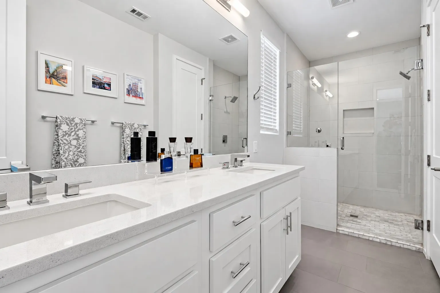 Condominium For Sale in Dallas County , 5923 Hudson Street 103, Dallas, Texas 75206, 2 Bedroom, 3 Bathroom, 2 Garage spaces, 1,538 Sqft, built in 2019, mls#21405193, Real Estate Agent in Dallas, Homes For Sale in Dallas county, Homes For Sale in Dallas, Realtor in Dallas Texas, Real Estate Brokerage Independent Realty Texas, Luminita Cordes Realtor