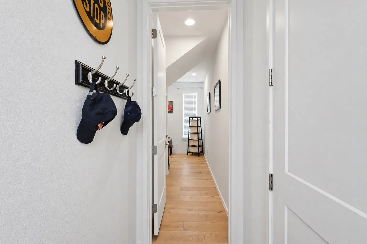 Condominium For Sale in Dallas County , 5923 Hudson Street 103, Dallas, Texas 75206, 2 Bedroom, 3 Bathroom, 2 Garage spaces, 1,538 Sqft, built in 2019, mls#21405193, Real Estate Agent in Dallas, Homes For Sale in Dallas county, Homes For Sale in Dallas, Realtor in Dallas Texas, Real Estate Brokerage Independent Realty Texas, Luminita Cordes Realtor