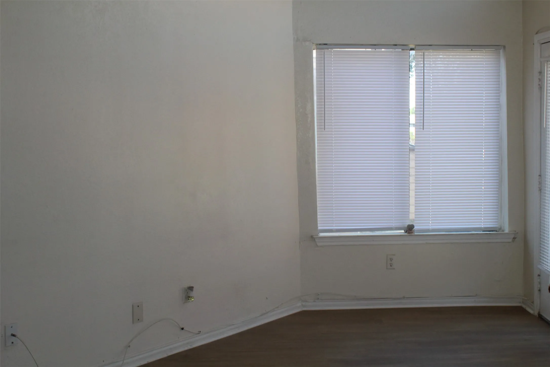 Condominium For Rent in Dallas County , 9809 Walnut Street 210, Dallas, Texas 75243, 2 Bedroom, 2 Bathroom, Garage spaces, 1,031 Sqft, built in 1981, mls#21405195, Real Estate Agent in Dallas, Homes For Rent in Dallas county, Homes For Rent in Dallas, Realtor in Dallas Texas, Real Estate Brokerage Independent Realty Texas, Luminita Cordes Realtor