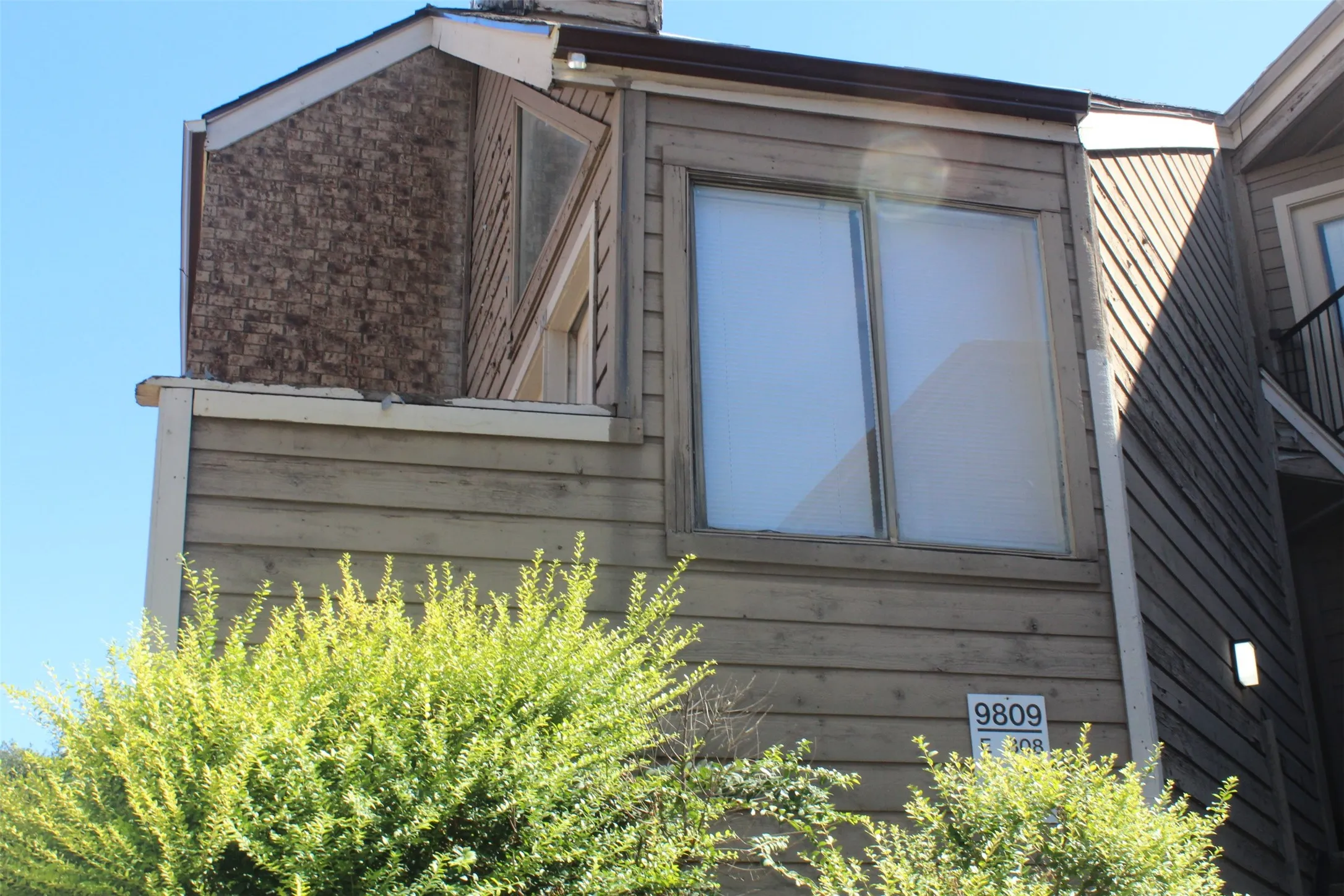 Condominium For Rent in Dallas County , 9809 Walnut Street 210, Dallas, Texas 75243, 2 Bedroom, 2 Bathroom, Garage spaces, 1,031 Sqft, built in 1981, mls#21405195, Real Estate Agent in Dallas, Homes For Rent in Dallas county, Homes For Rent in Dallas, Realtor in Dallas Texas, Real Estate Brokerage Independent Realty Texas, Luminita Cordes Realtor