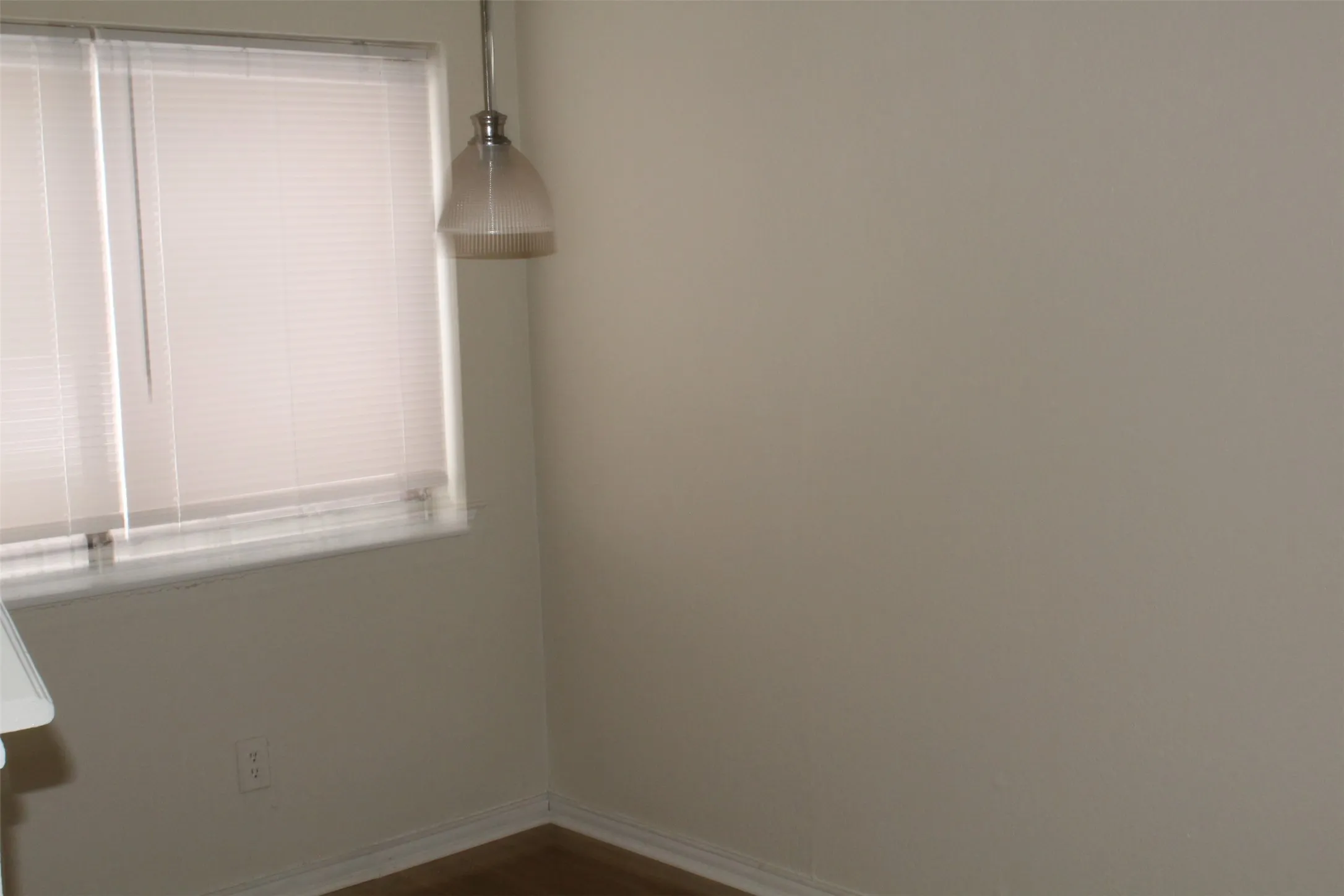 Condominium For Rent in Dallas County , 9809 Walnut Street 210, Dallas, Texas 75243, 2 Bedroom, 2 Bathroom, Garage spaces, 1,031 Sqft, built in 1981, mls#21405195, Real Estate Agent in Dallas, Homes For Rent in Dallas county, Homes For Rent in Dallas, Realtor in Dallas Texas, Real Estate Brokerage Independent Realty Texas, Luminita Cordes Realtor