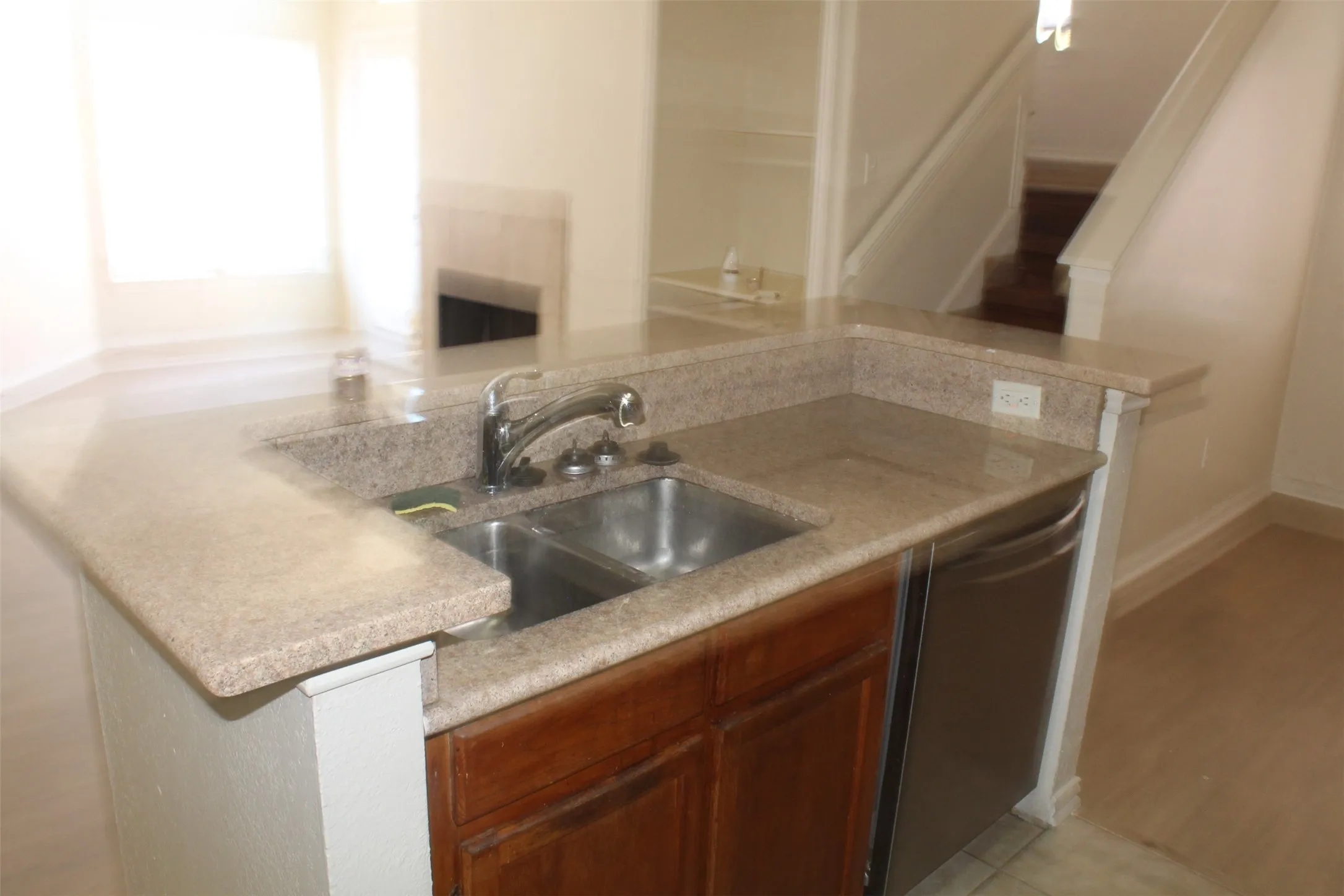 Condominium For Rent in Dallas County , 9809 Walnut Street 210, Dallas, Texas 75243, 2 Bedroom, 2 Bathroom, Garage spaces, 1,031 Sqft, built in 1981, mls#21405195, Real Estate Agent in Dallas, Homes For Rent in Dallas county, Homes For Rent in Dallas, Realtor in Dallas Texas, Real Estate Brokerage Independent Realty Texas, Luminita Cordes Realtor