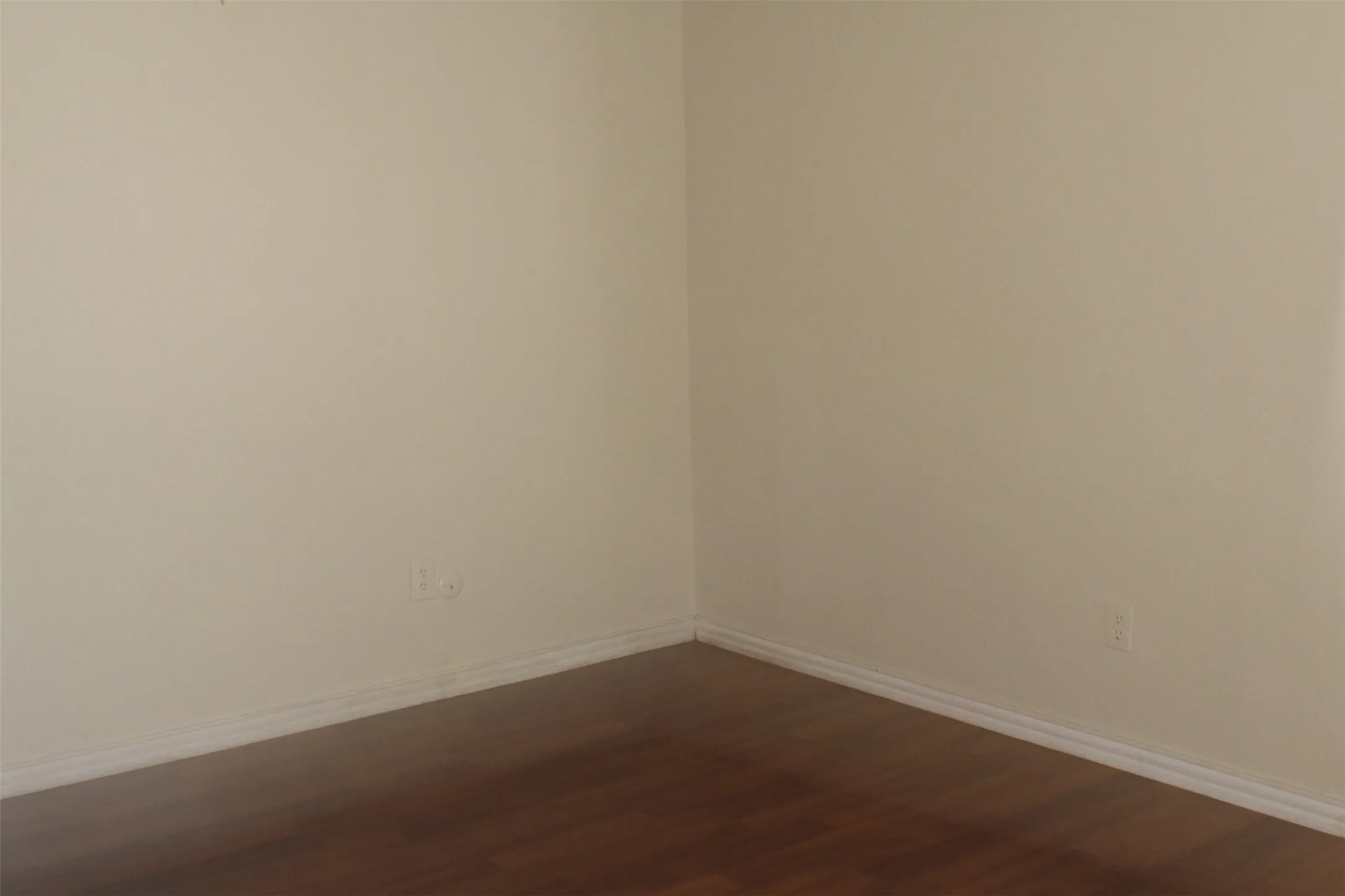 Condominium For Rent in Dallas County , 9809 Walnut Street 210, Dallas, Texas 75243, 2 Bedroom, 2 Bathroom, Garage spaces, 1,031 Sqft, built in 1981, mls#21405195, Real Estate Agent in Dallas, Homes For Rent in Dallas county, Homes For Rent in Dallas, Realtor in Dallas Texas, Real Estate Brokerage Independent Realty Texas, Luminita Cordes Realtor