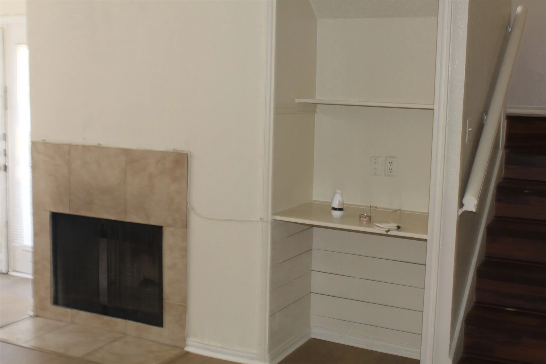 Condominium For Rent in Dallas County , 9809 Walnut Street 210, Dallas, Texas 75243, 2 Bedroom, 2 Bathroom, Garage spaces, 1,031 Sqft, built in 1981, mls#21405195, Real Estate Agent in Dallas, Homes For Rent in Dallas county, Homes For Rent in Dallas, Realtor in Dallas Texas, Real Estate Brokerage Independent Realty Texas, Luminita Cordes Realtor