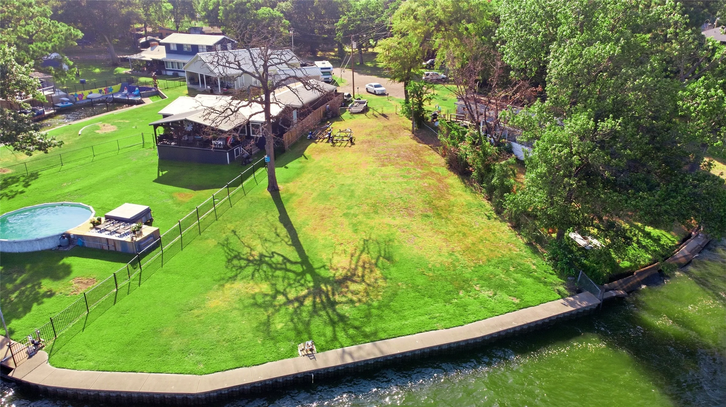 Unimproved Land For Sale in Henderson County , 111 Palisade Place, Mabank, Texas 75156, 0, 0, Garage spaces, 0 Sqft, built in 0, mls#21405199, Real Estate Agent in Mabank, Homes For Sale in Henderson county, Homes For Sale in Mabank, Realtor in Mabank Texas, Real Estate Brokerage Independent Realty Texas, Luminita Cordes Realtor