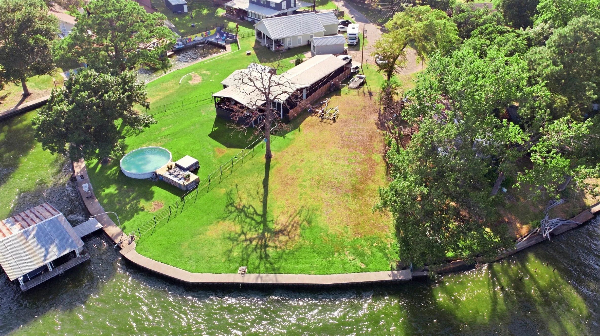 Unimproved Land For Sale in Henderson County , 111 Palisade Place, Mabank, Texas 75156, 0, 0, Garage spaces, 0 Sqft, built in 0, mls#21405199, Real Estate Agent in Mabank, Homes For Sale in Henderson county, Homes For Sale in Mabank, Realtor in Mabank Texas, Real Estate Brokerage Independent Realty Texas, Luminita Cordes Realtor