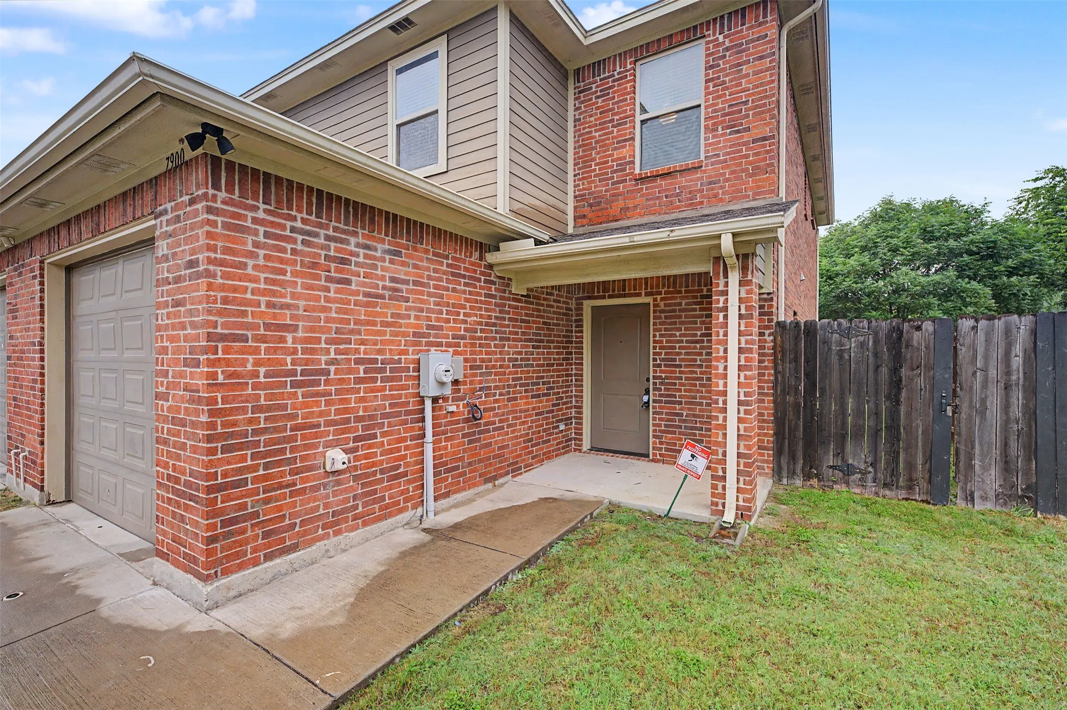 Townhouse For Rent in Tarrant County , 7905 Butler Court, Benbrook, Texas 76116, 3 Bedroom, 3 Bathroom, 1 Garage spaces, 1,614 Sqft, built in 2016, mls#21405158, Real Estate Agent in Benbrook, Homes For Rent in Tarrant county, Homes For Rent in Benbrook, Realtor in Benbrook Texas, Real Estate Brokerage Independent Realty Texas, Luminita Cordes Realtor