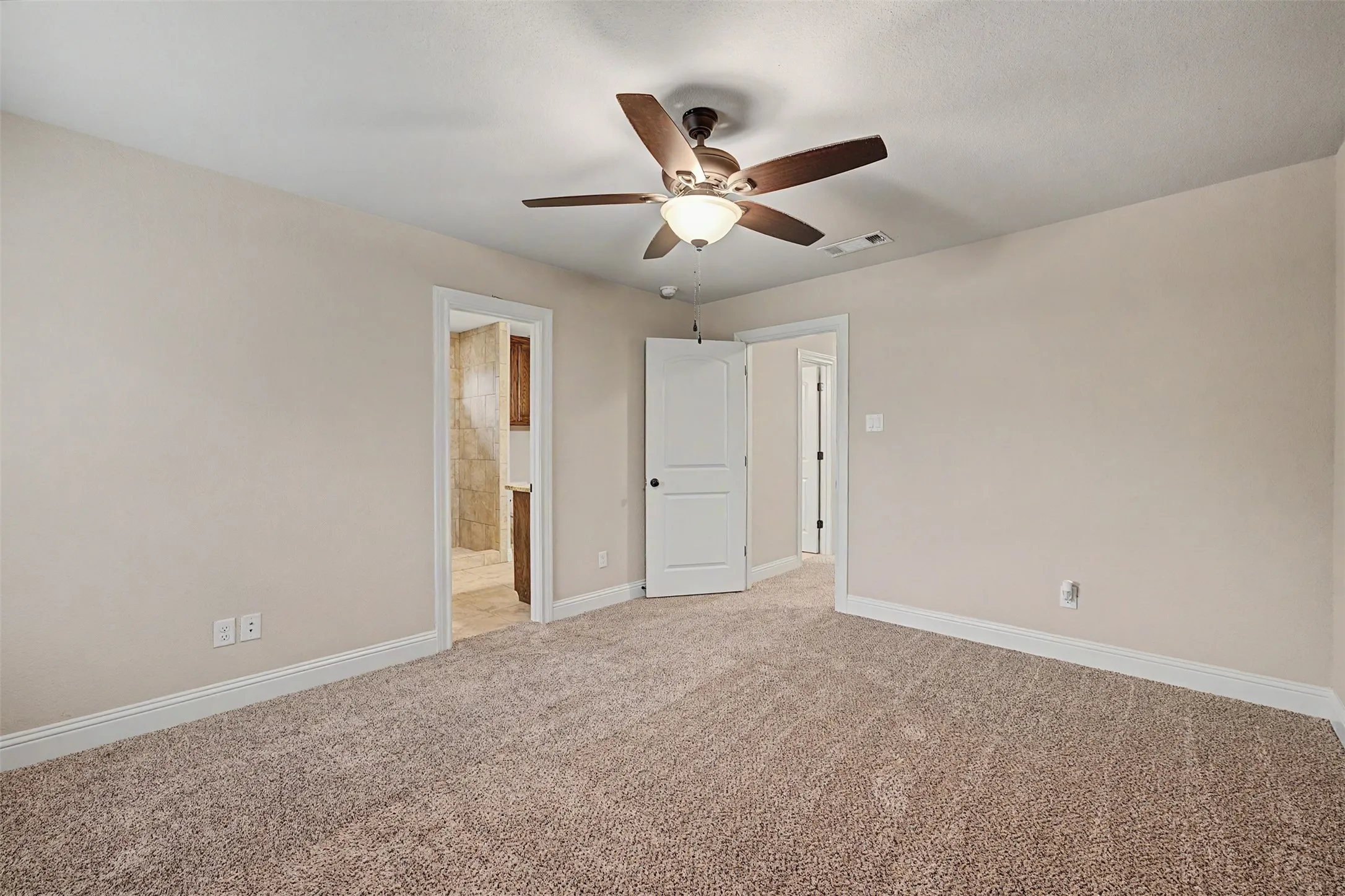 Townhouse For Rent in Tarrant County , 7905 Butler Court, Benbrook, Texas 76116, 3 Bedroom, 3 Bathroom, 1 Garage spaces, 1,614 Sqft, built in 2016, mls#21405158, Real Estate Agent in Benbrook, Homes For Rent in Tarrant county, Homes For Rent in Benbrook, Realtor in Benbrook Texas, Real Estate Brokerage Independent Realty Texas, Luminita Cordes Realtor
