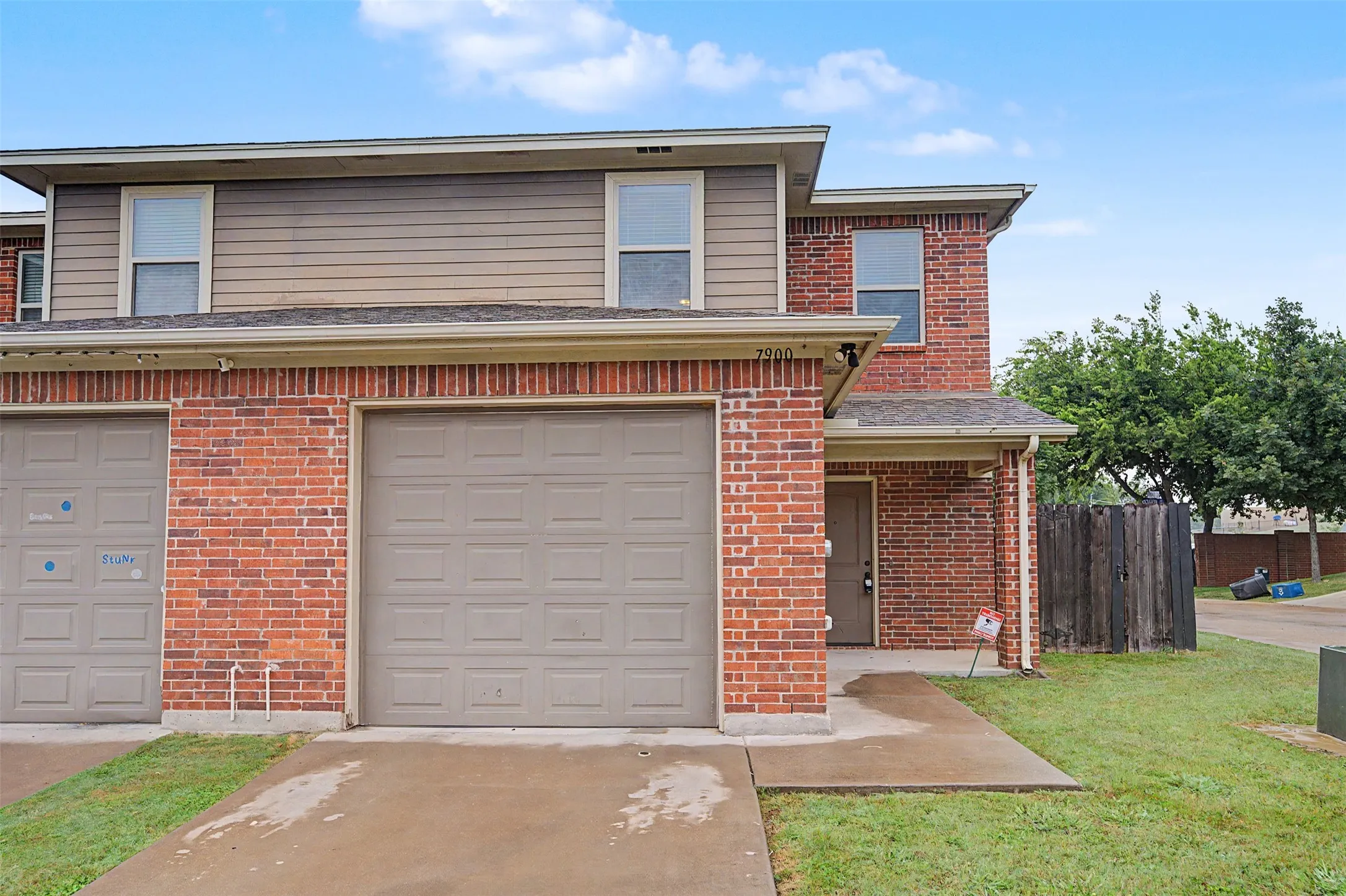 Townhouse For Rent in Tarrant County , 7905 Butler Court, Benbrook, Texas 76116, 3 Bedroom, 3 Bathroom, 1 Garage spaces, 1,614 Sqft, built in 2016, mls#21405158, Real Estate Agent in Benbrook, Homes For Rent in Tarrant county, Homes For Rent in Benbrook, Realtor in Benbrook Texas, Real Estate Brokerage Independent Realty Texas, Luminita Cordes Realtor