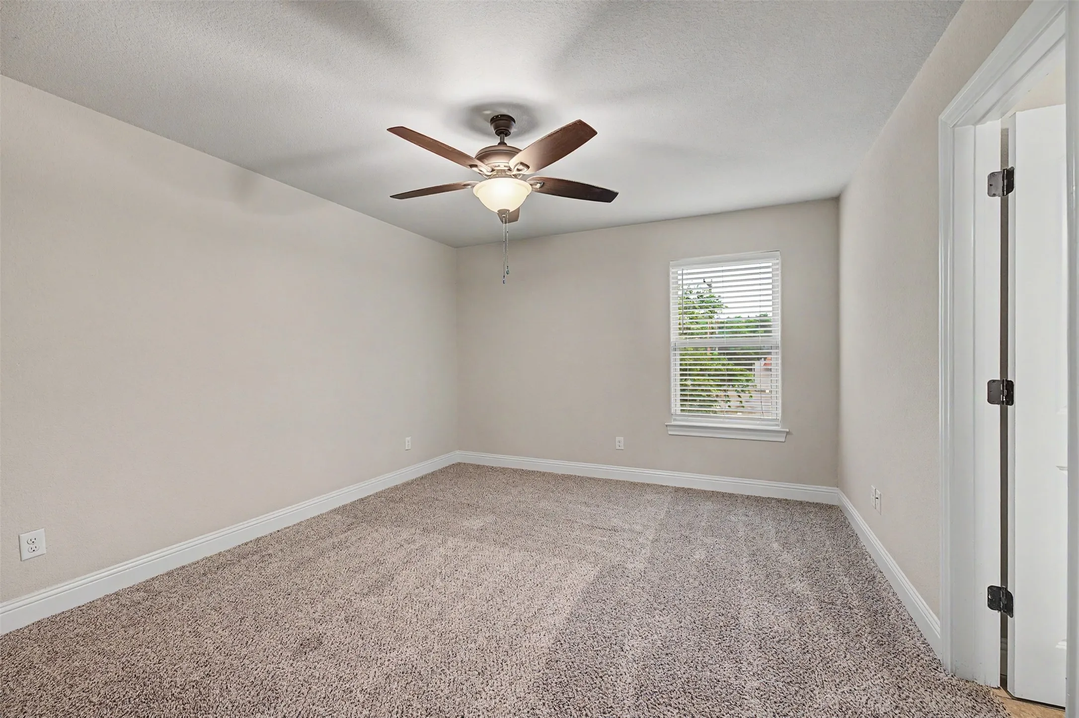 Townhouse For Rent in Tarrant County , 7905 Butler Court, Benbrook, Texas 76116, 3 Bedroom, 3 Bathroom, 1 Garage spaces, 1,614 Sqft, built in 2016, mls#21405158, Real Estate Agent in Benbrook, Homes For Rent in Tarrant county, Homes For Rent in Benbrook, Realtor in Benbrook Texas, Real Estate Brokerage Independent Realty Texas, Luminita Cordes Realtor