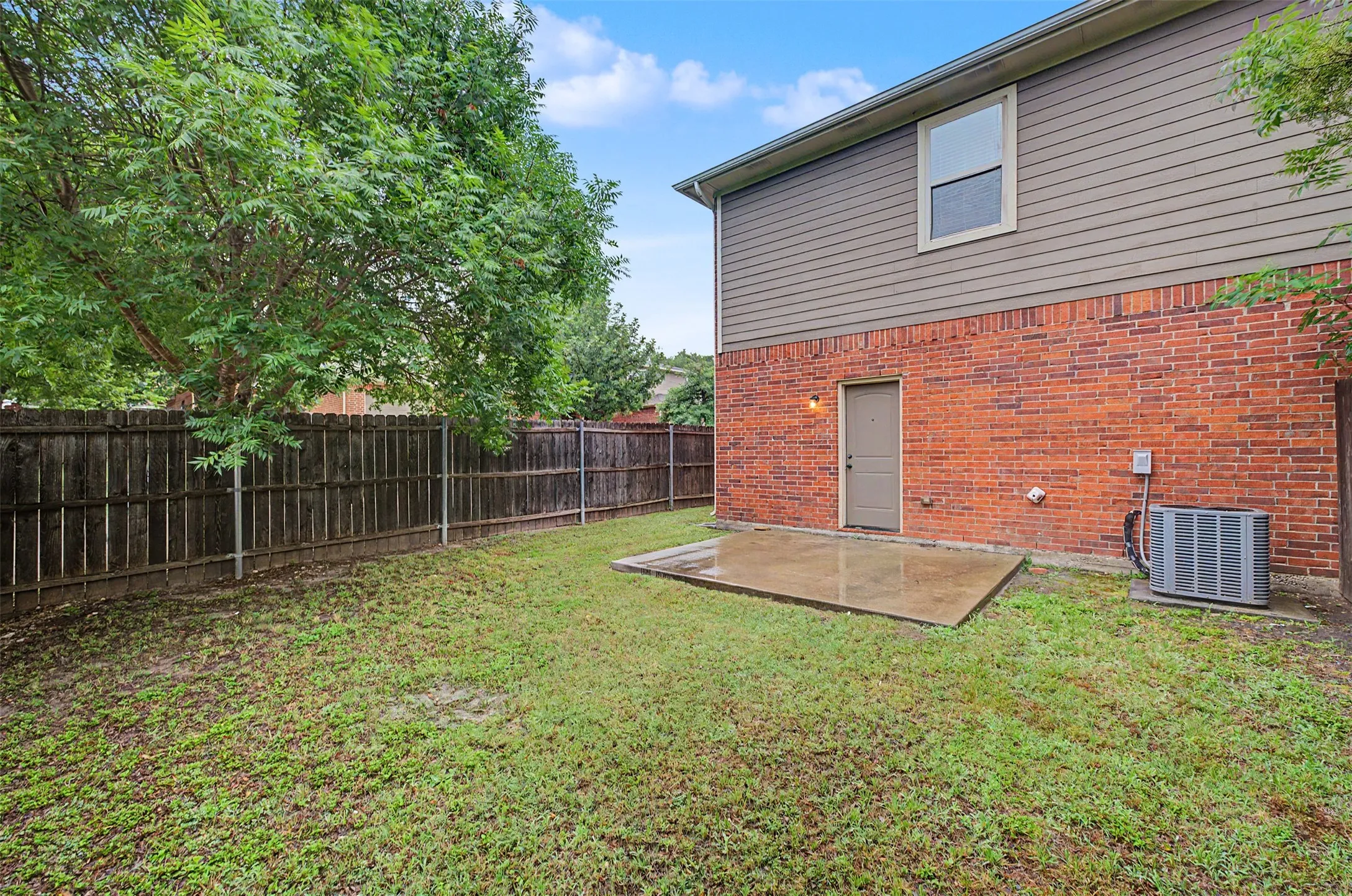 Townhouse For Rent in Tarrant County , 7905 Butler Court, Benbrook, Texas 76116, 3 Bedroom, 3 Bathroom, 1 Garage spaces, 1,614 Sqft, built in 2016, mls#21405158, Real Estate Agent in Benbrook, Homes For Rent in Tarrant county, Homes For Rent in Benbrook, Realtor in Benbrook Texas, Real Estate Brokerage Independent Realty Texas, Luminita Cordes Realtor