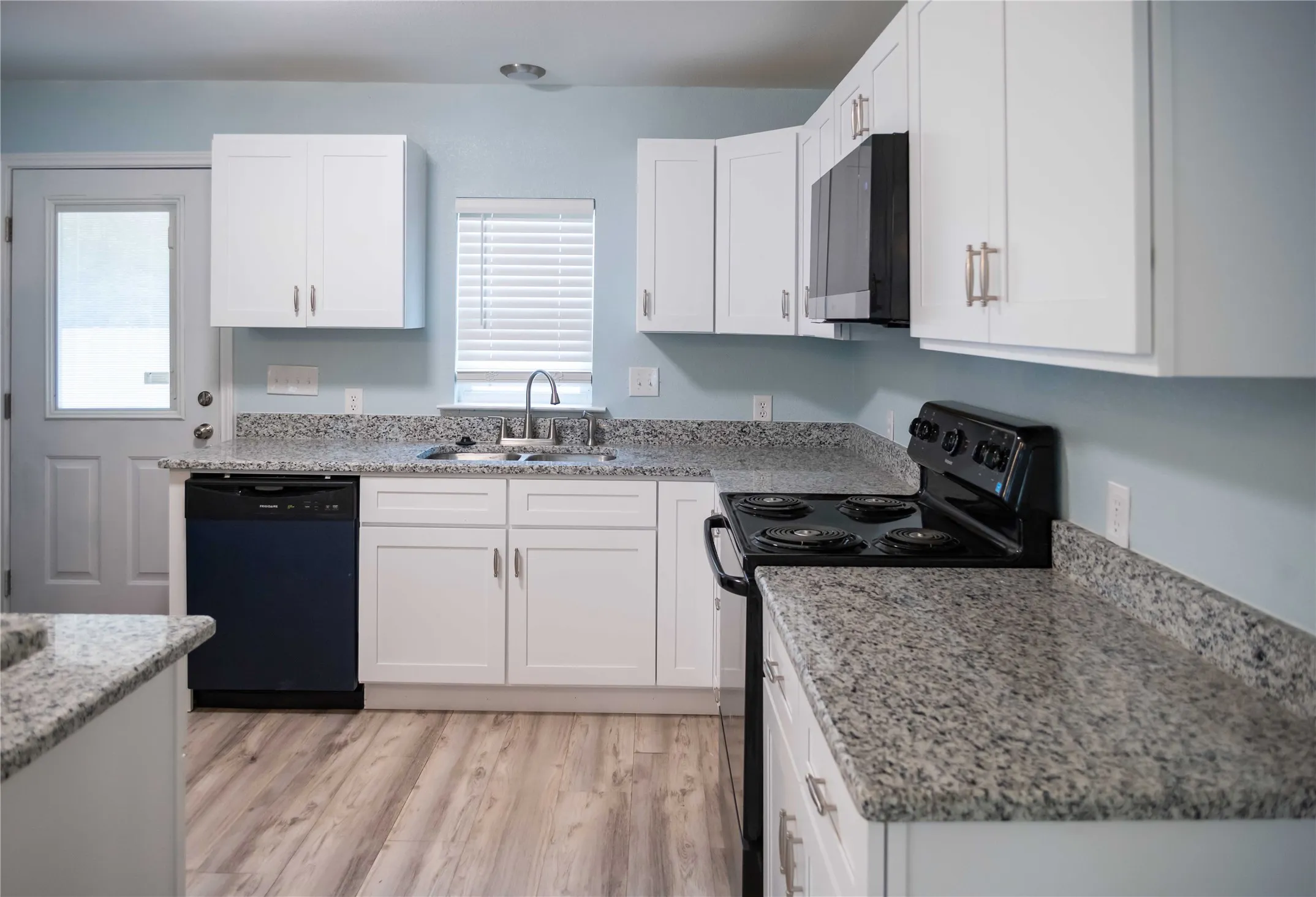 Single Family Residence For Sale in Fannin County , 506 W 7th Street, Bonham, Texas 75418, 3 Bedroom, 2 Bathroom, Garage spaces, 1,274 Sqft, built in 1930, mls#21405010, Real Estate Agent in Bonham, Homes For Sale in Fannin county, Homes For Sale in Bonham, Realtor in Bonham Texas, Real Estate Brokerage Independent Realty Texas, Luminita Cordes Realtor