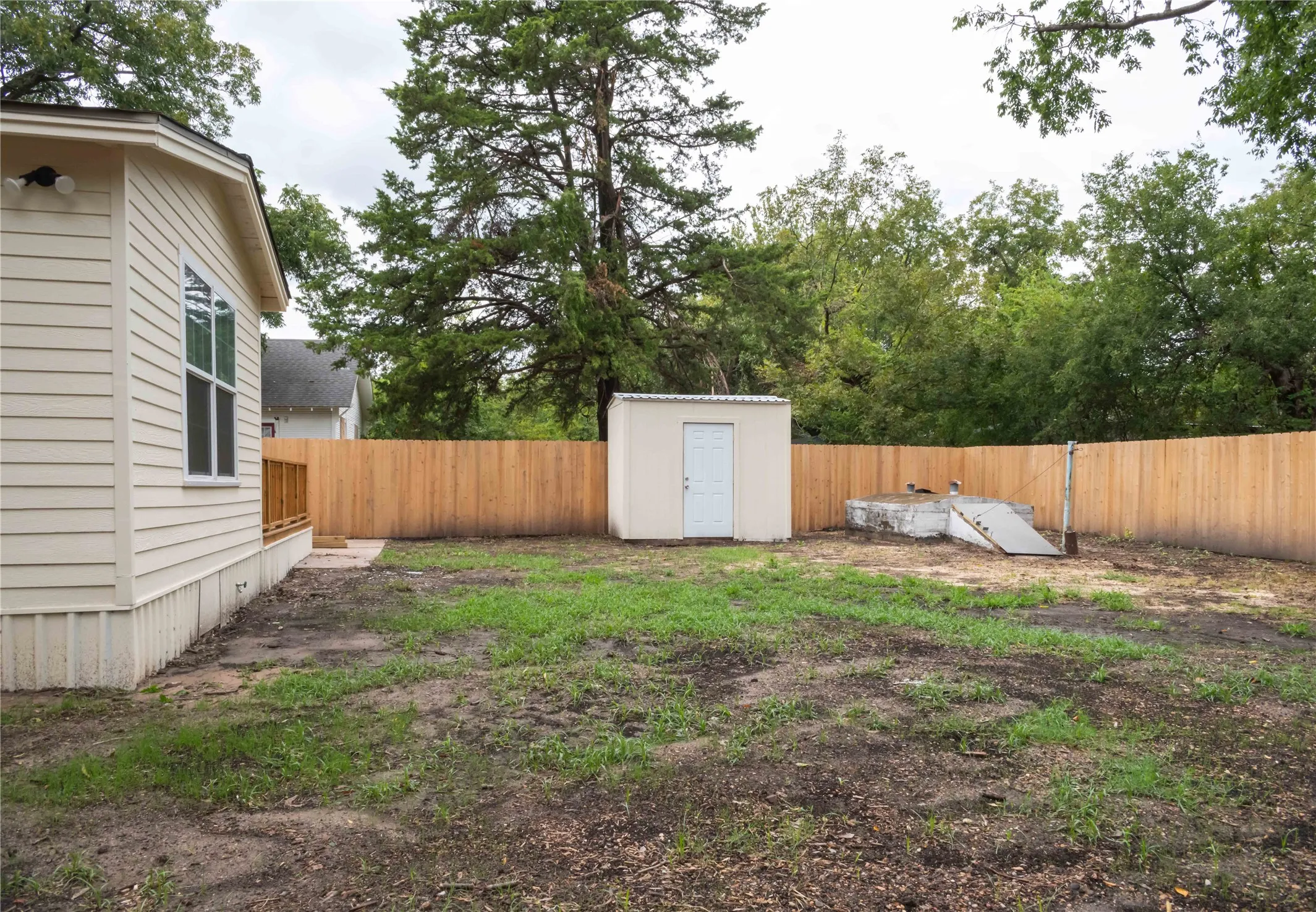 Single Family Residence For Sale in Fannin County , 506 W 7th Street, Bonham, Texas 75418, 3 Bedroom, 2 Bathroom, Garage spaces, 1,274 Sqft, built in 1930, mls#21405010, Real Estate Agent in Bonham, Homes For Sale in Fannin county, Homes For Sale in Bonham, Realtor in Bonham Texas, Real Estate Brokerage Independent Realty Texas, Luminita Cordes Realtor